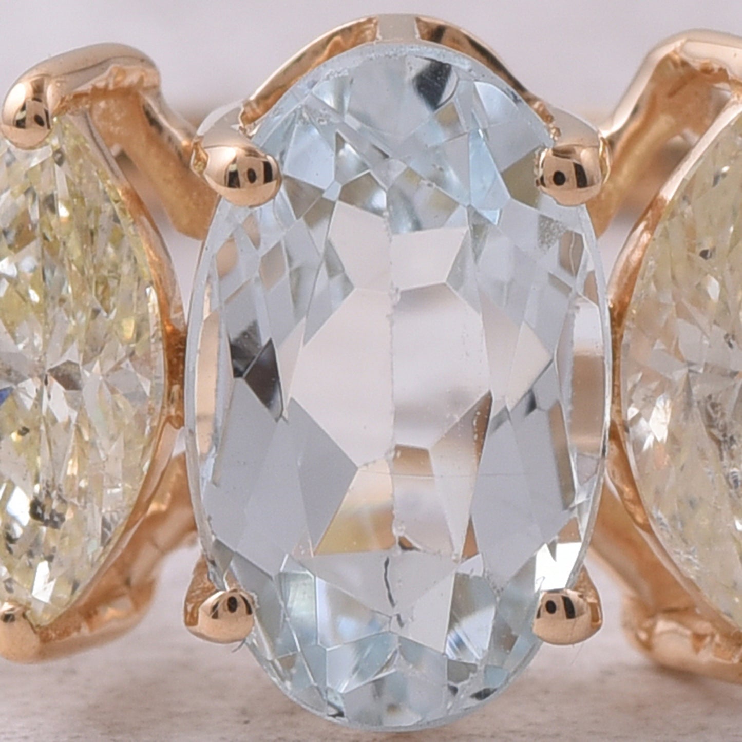 1.97 Ct Oval Natural Aquamarine 14K Gold Ring