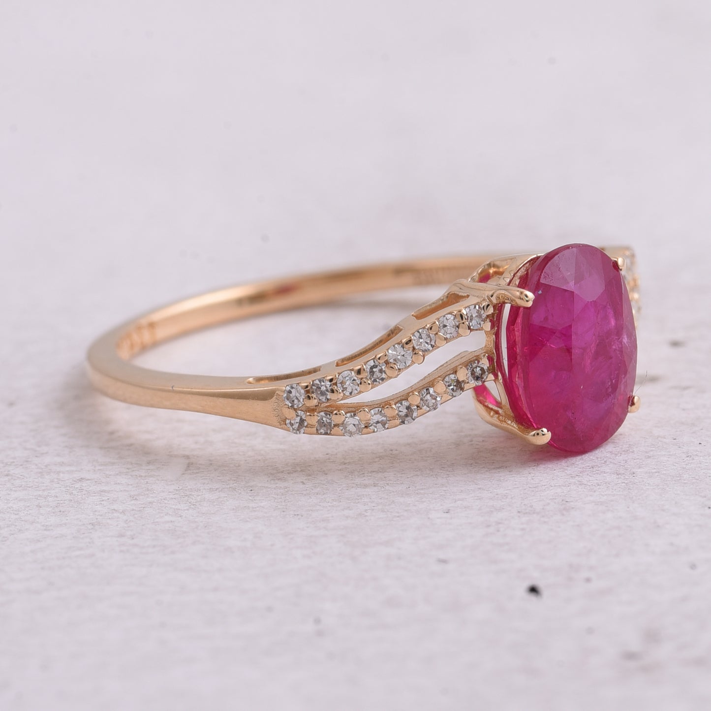 1.67 Ct Oval Natural Ruby 14K Gold Ring