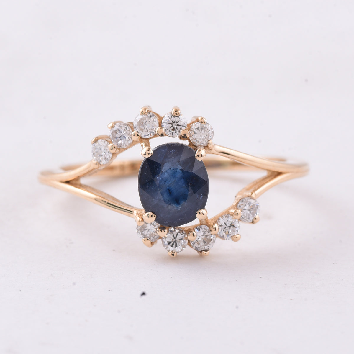 1.03 Ct Oval Sapphire 14K Gold Ring