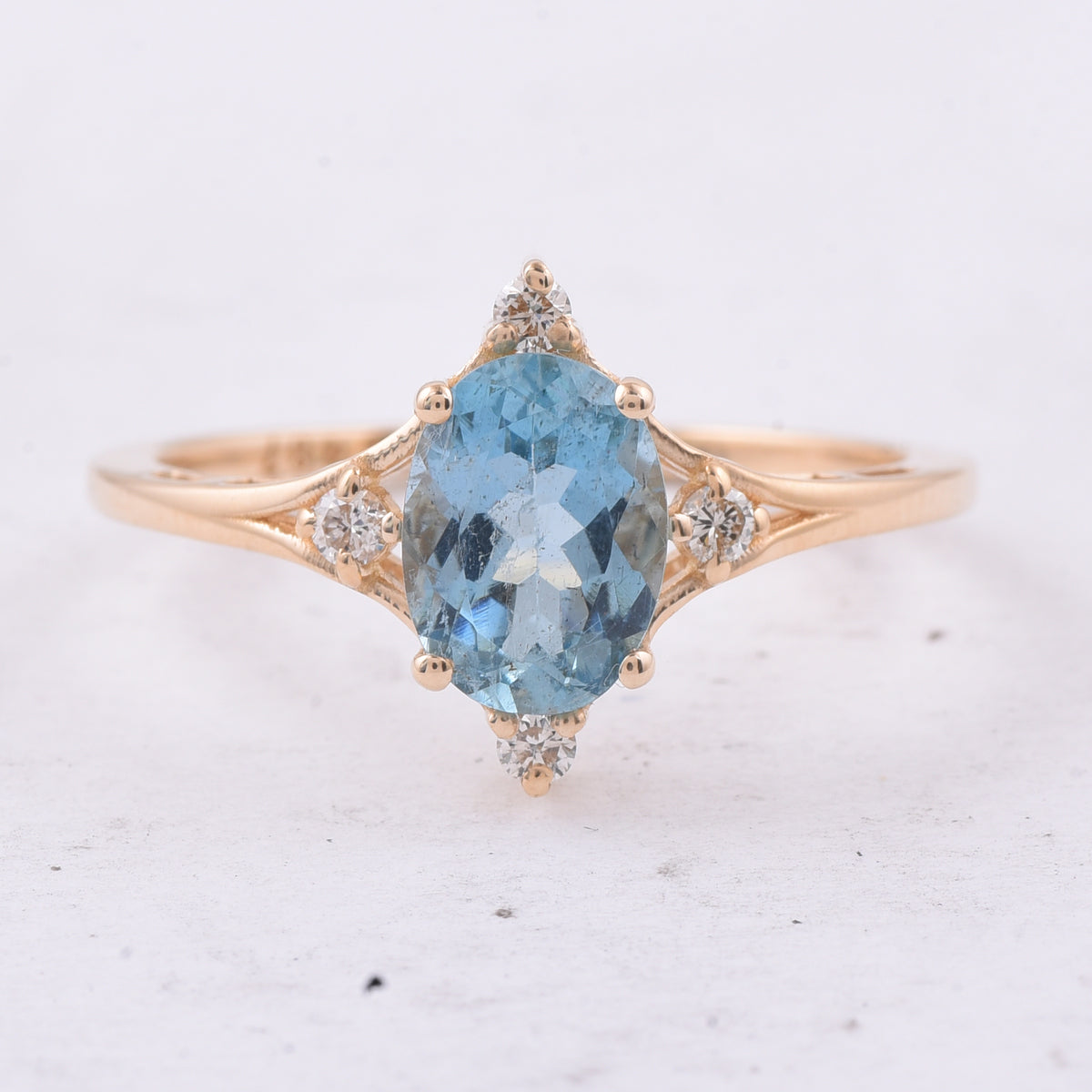 1.25 Ct Oval Natural Aquamarine 14K Gold Ring