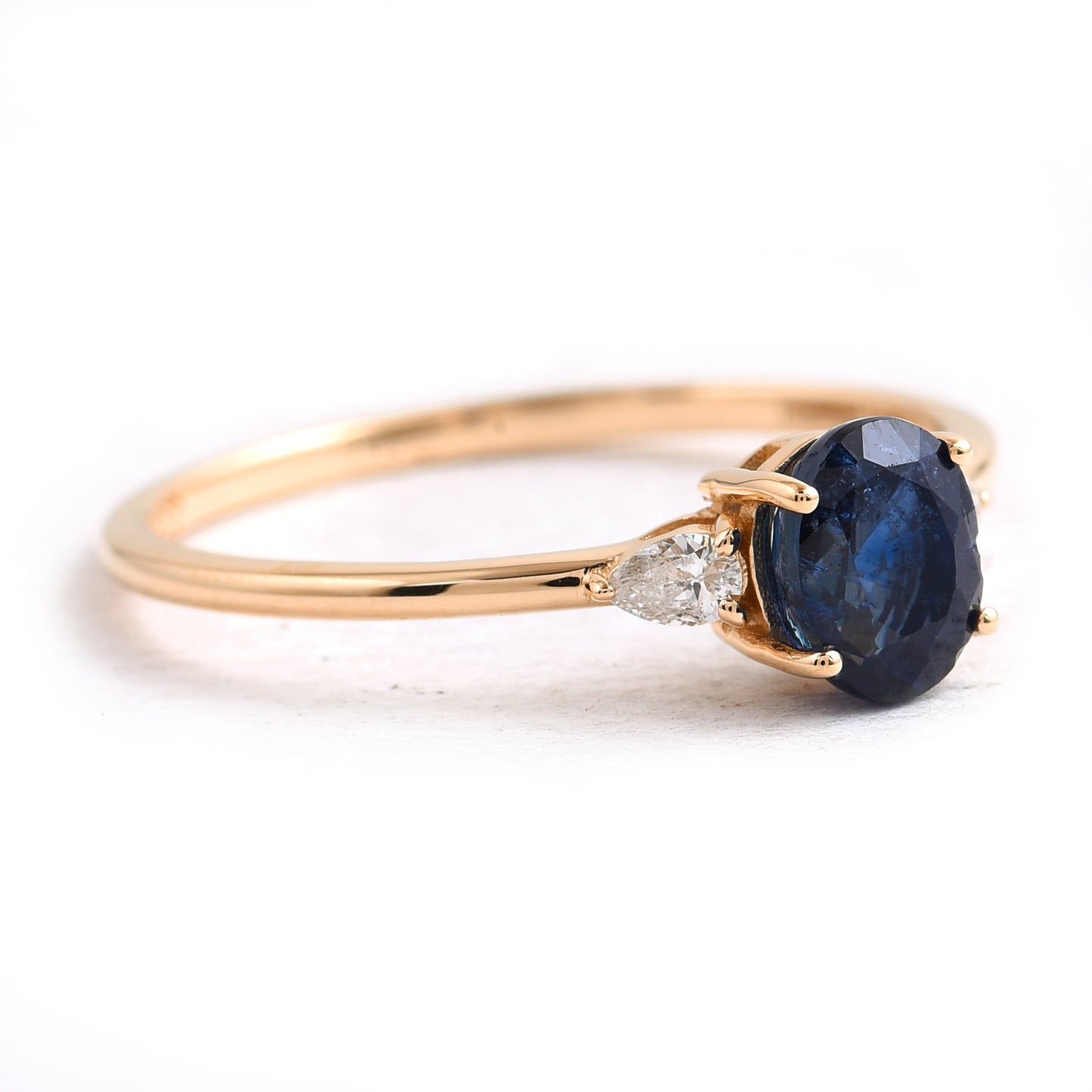 1.09 Ct Oval Sapphire 14K Gold Ring