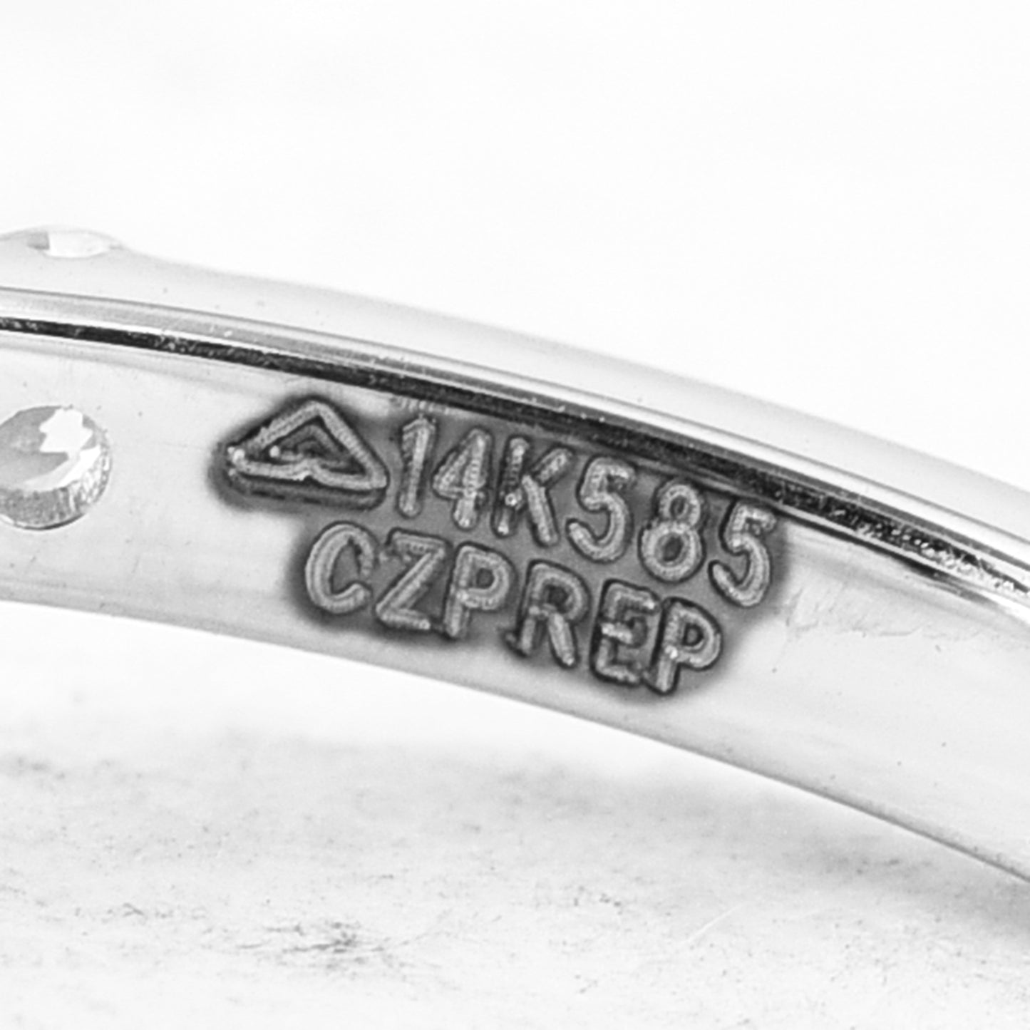 2.50 Carats Lab Grown Diamond 14K Gold Ring