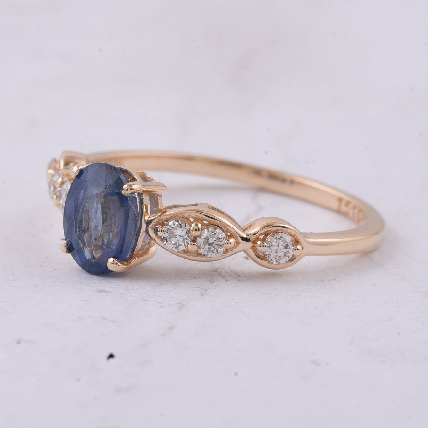 1.24 Ct Oval Natural Sapphire 14K Gold Ring