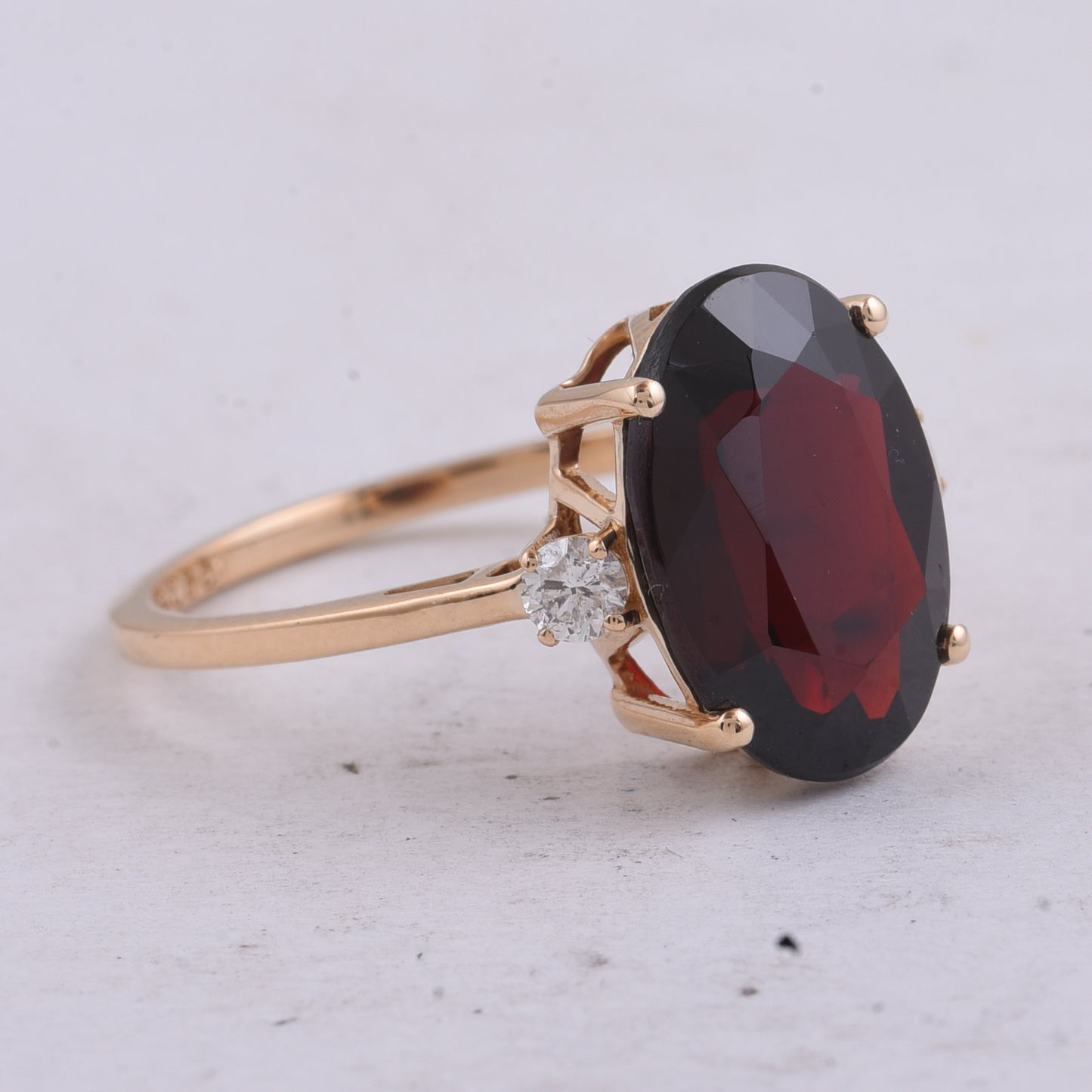 5.81 Ct Oval Natural Garnet 14K Gold Ring
