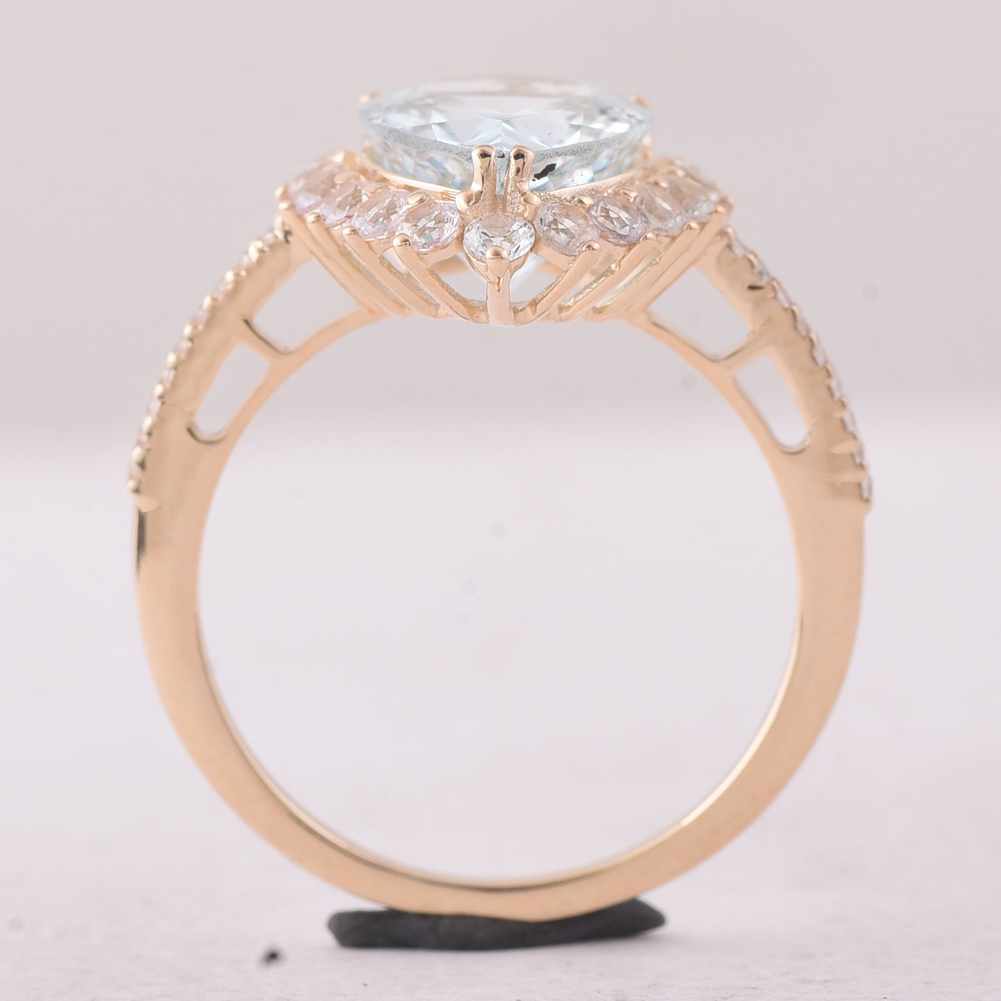 4.00 Ct Pear Aquamarine 9K Gold Ring