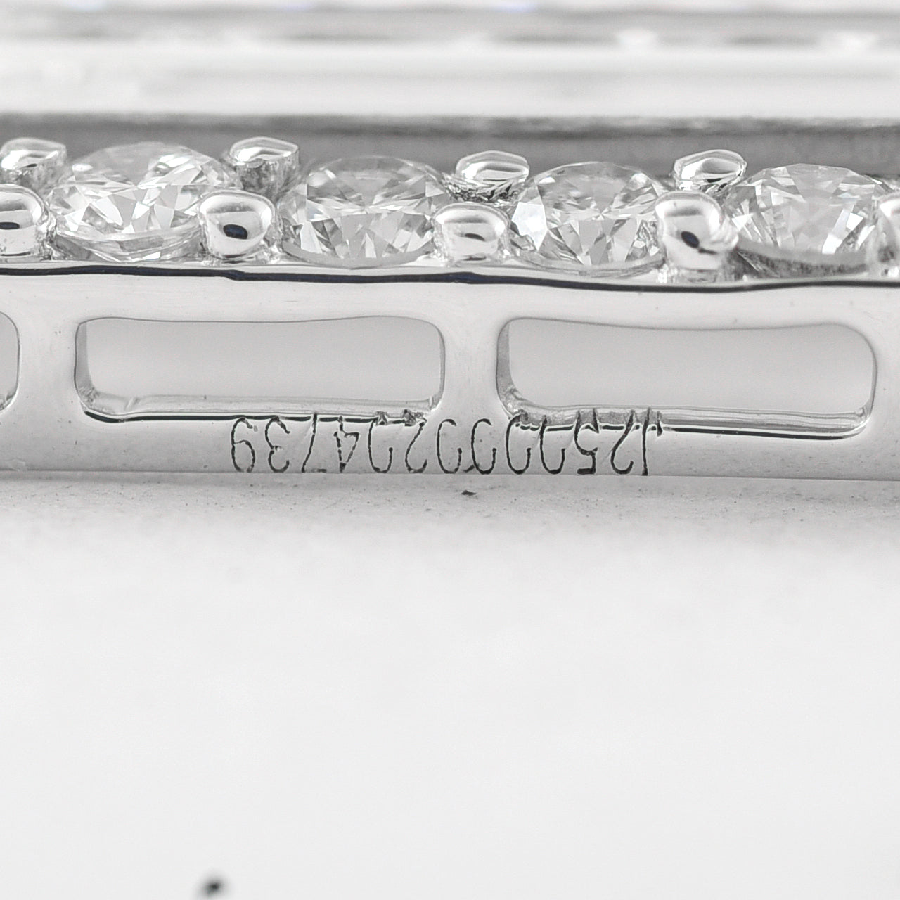 2.95 Carats Lab Grown Diamond 14K Gold Pendant