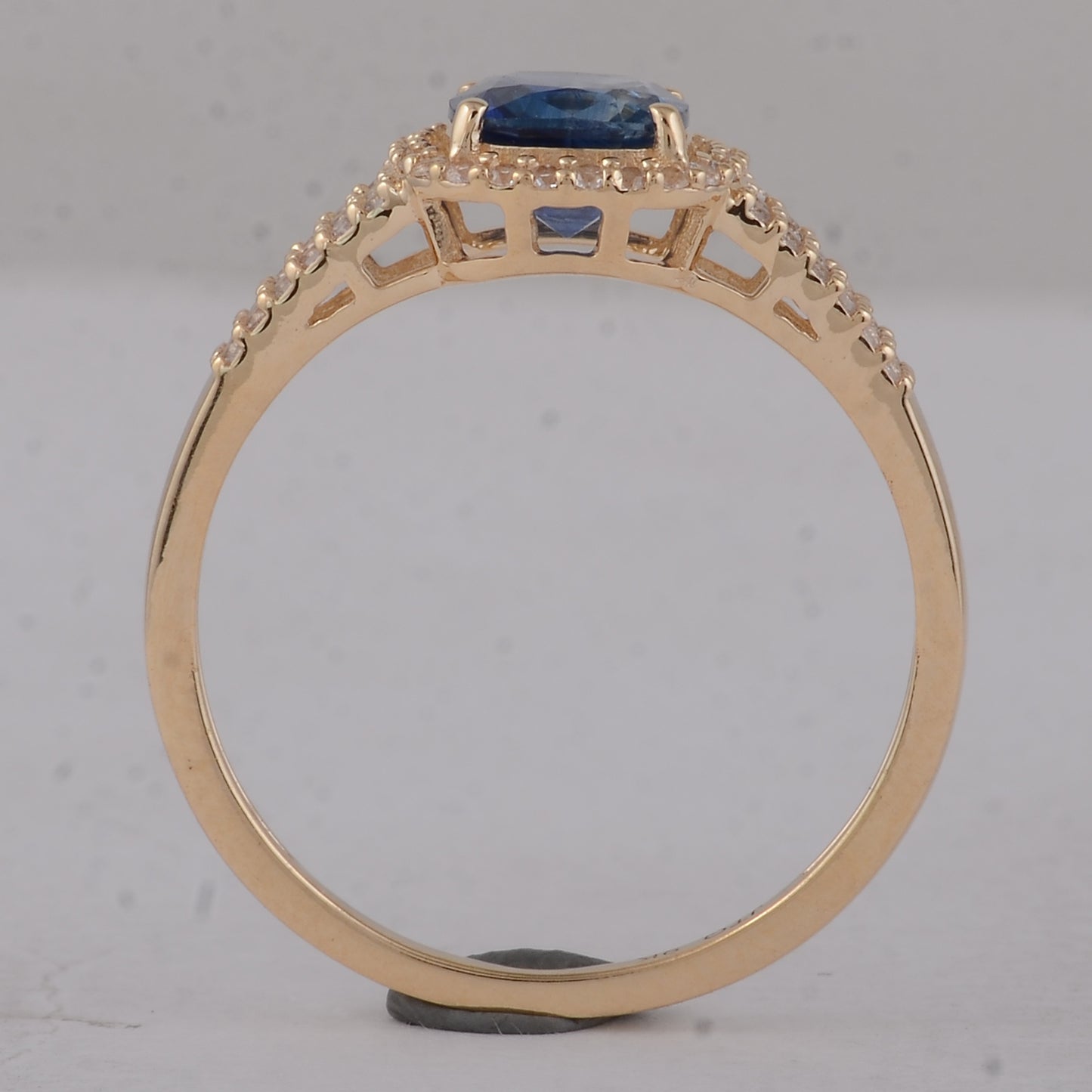 1.69 Ct Cushion Sapphire 9K Gold Ring