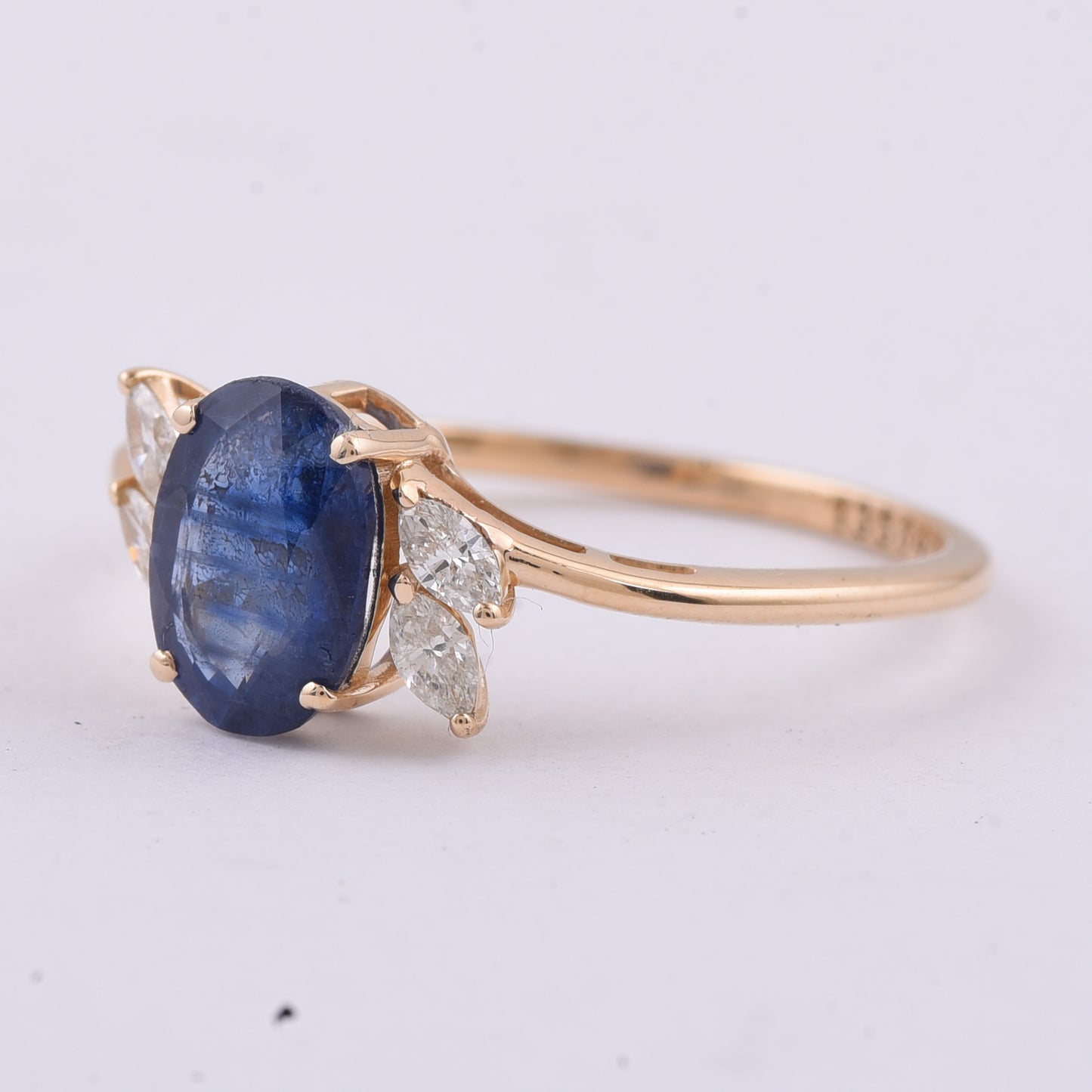 1.61 Ct Oval Natural Sapphire 14K Gold Ring
