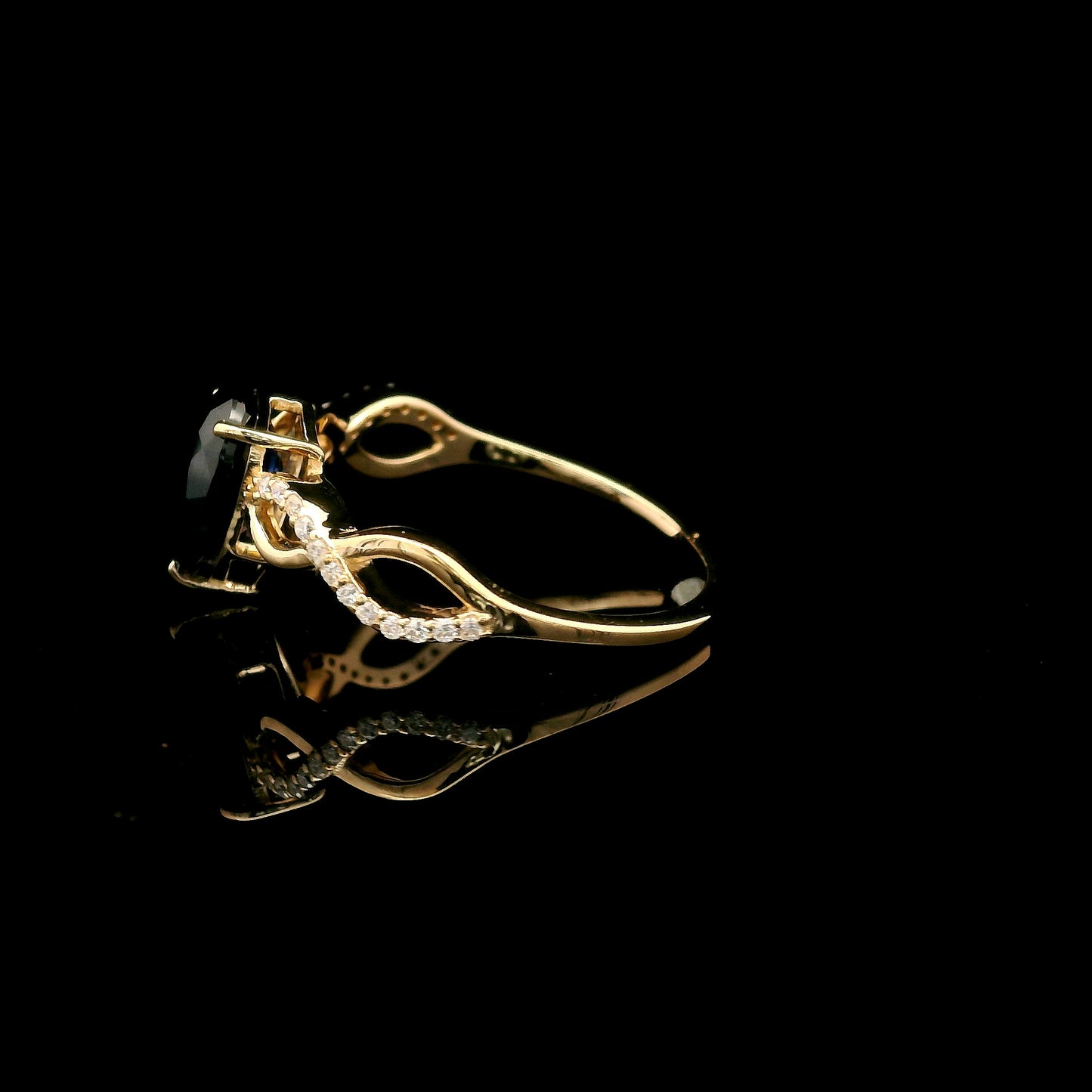 1.83 Ct Pear Mixed Cut Lab Grown Sapphire 14K Gold Ring