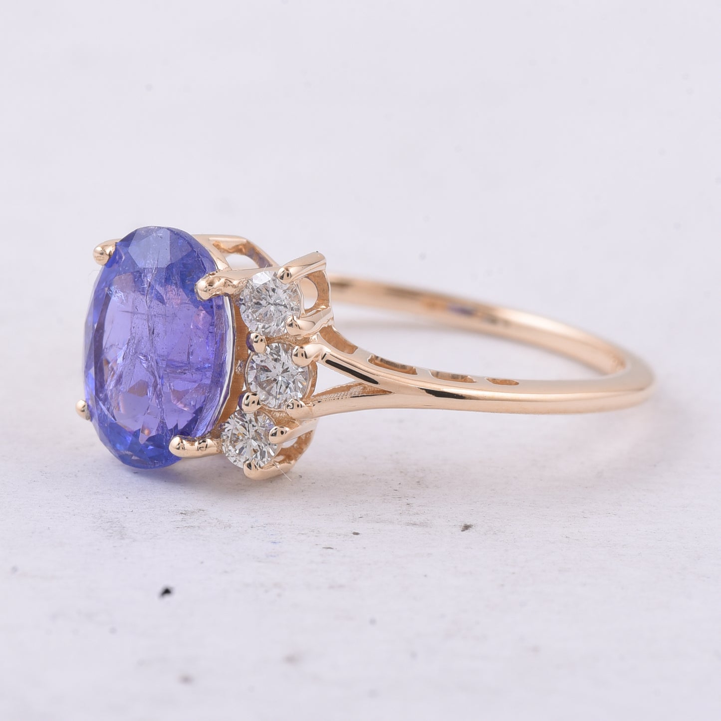 2.63 Ct Oval Natural Tanzanite 14K Gold Ring