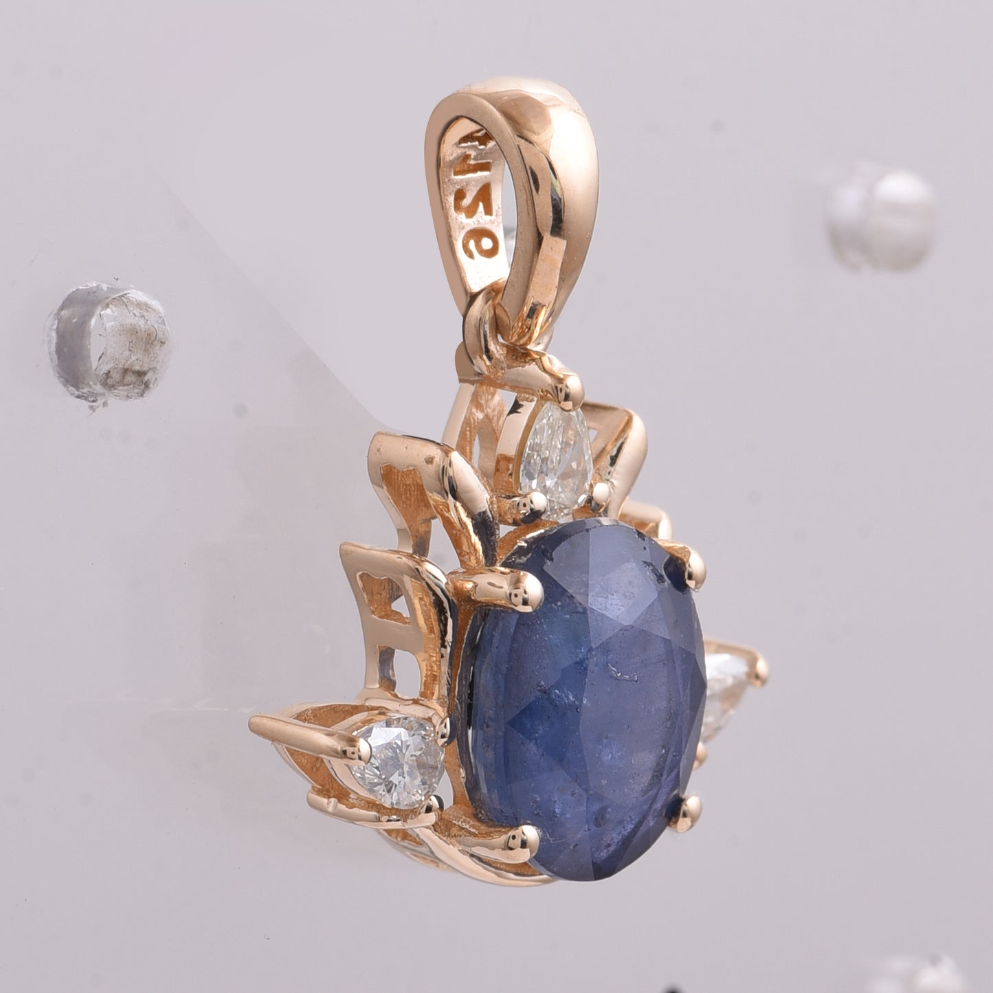 1.98 Ct Oval Sapphire 14K Gold Pendant
