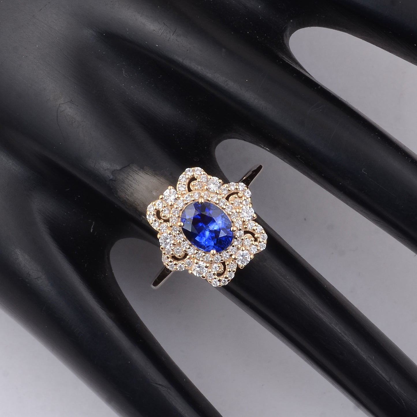 1.82 Ct Oval Sapphire 9K Gold Ring