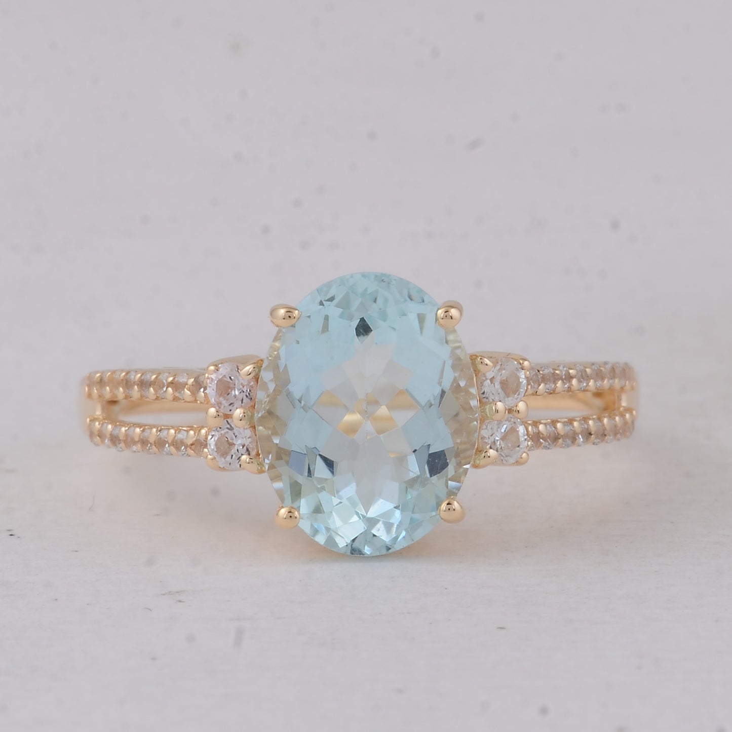 2.38 Ct Oval Aquamarine 9K Gold Ring