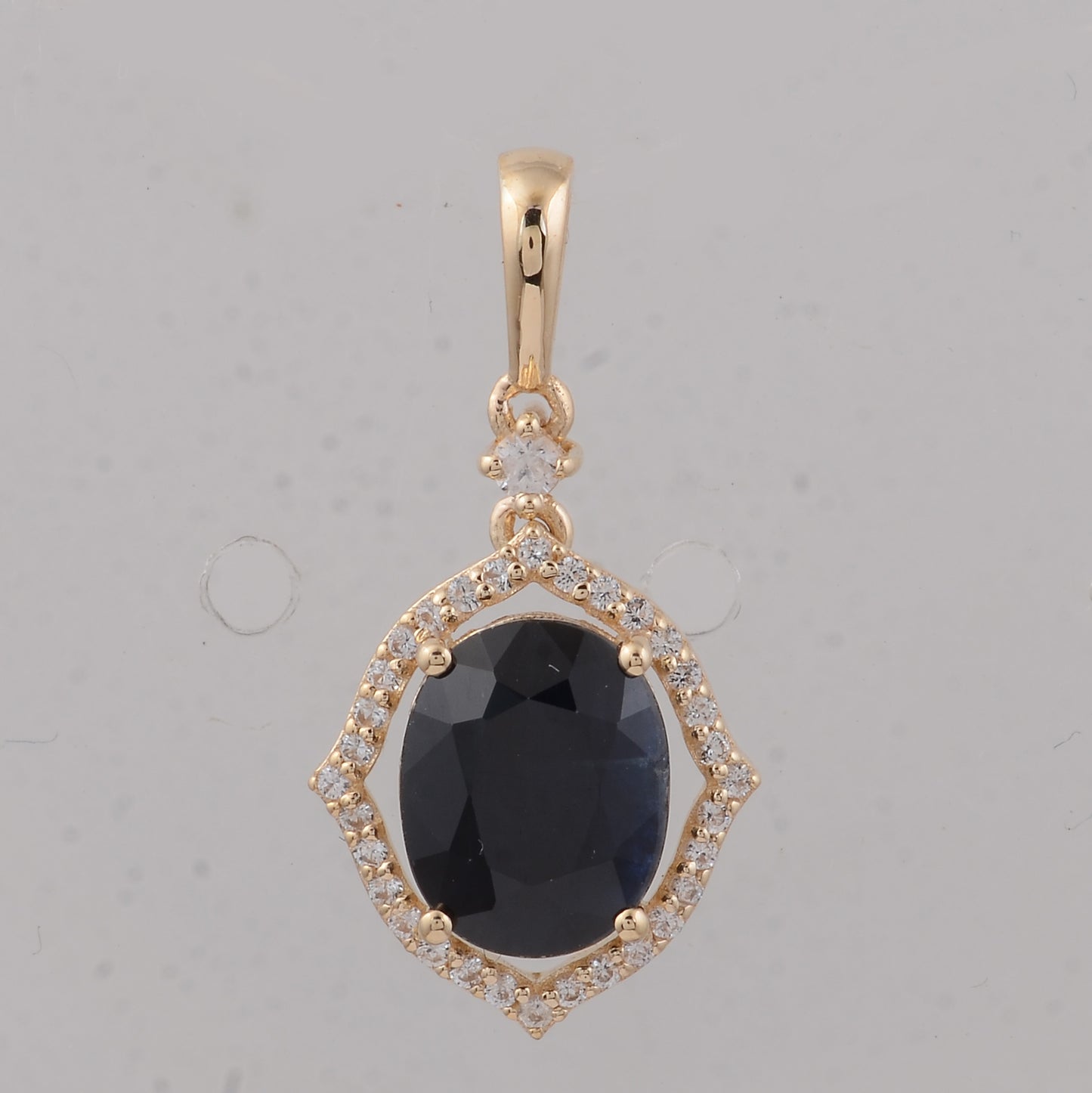 2.80 Ct Oval Sapphire 9K Gold Pendant