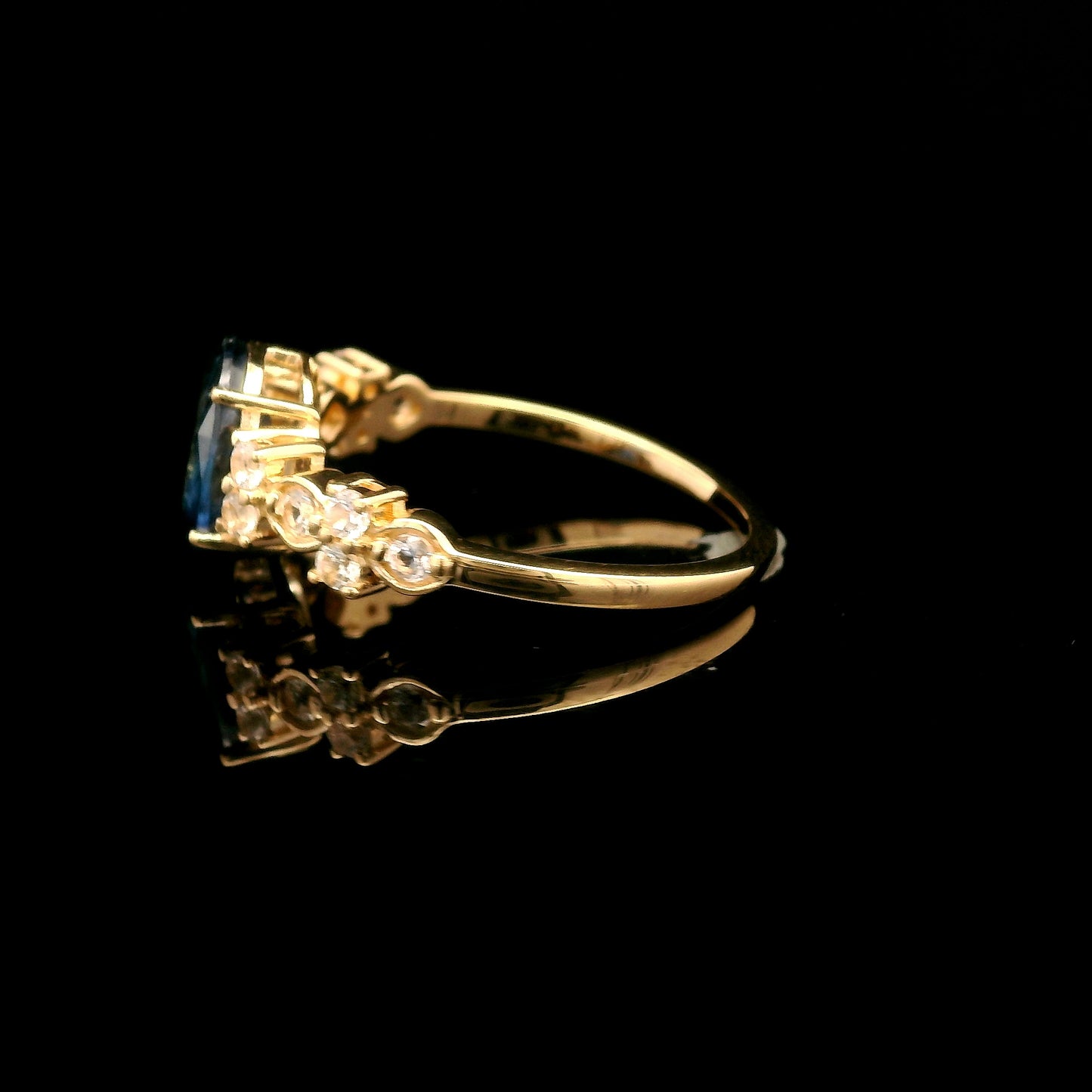 1.96 Ct Oval Mixed Cut Natural Corundum Sapphire 14K Gold Ring