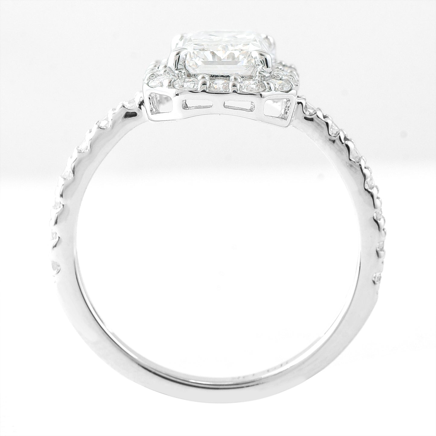 2.21 Carats Lab Grown Diamond 14K Gold Ring