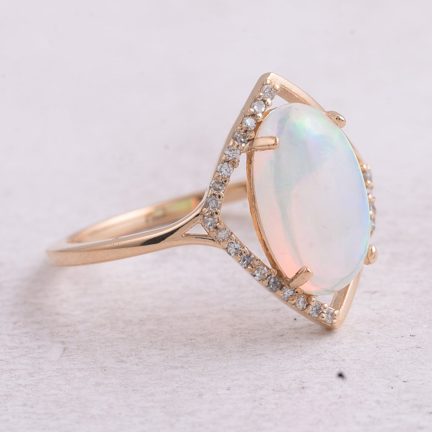 1.54 Ct Oval Cabochon Cut Natural Opal 14K Gold Ring