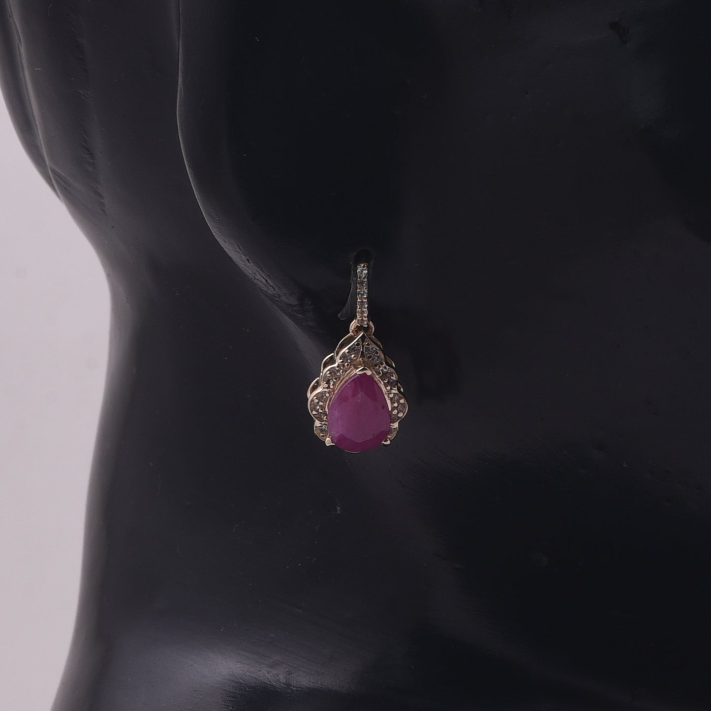 2.64 Ct Pear Ruby 9K Gold Earrings