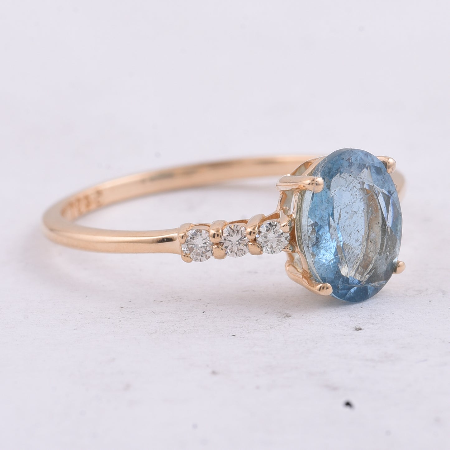1.23 Ct Oval Natural Aquamarine 14K Gold Ring