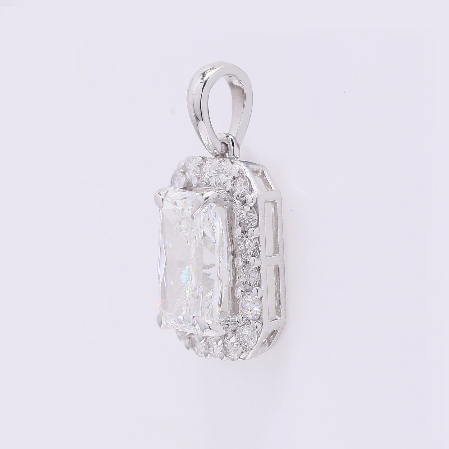 2.30 Carats Lab Grown Diamond 14K Gold Pendant