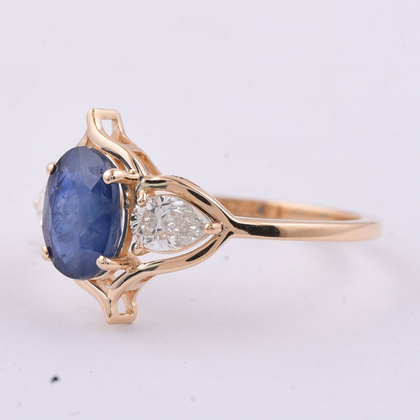 2.22 Ct Oval Natural Sapphire 14K Gold Ring