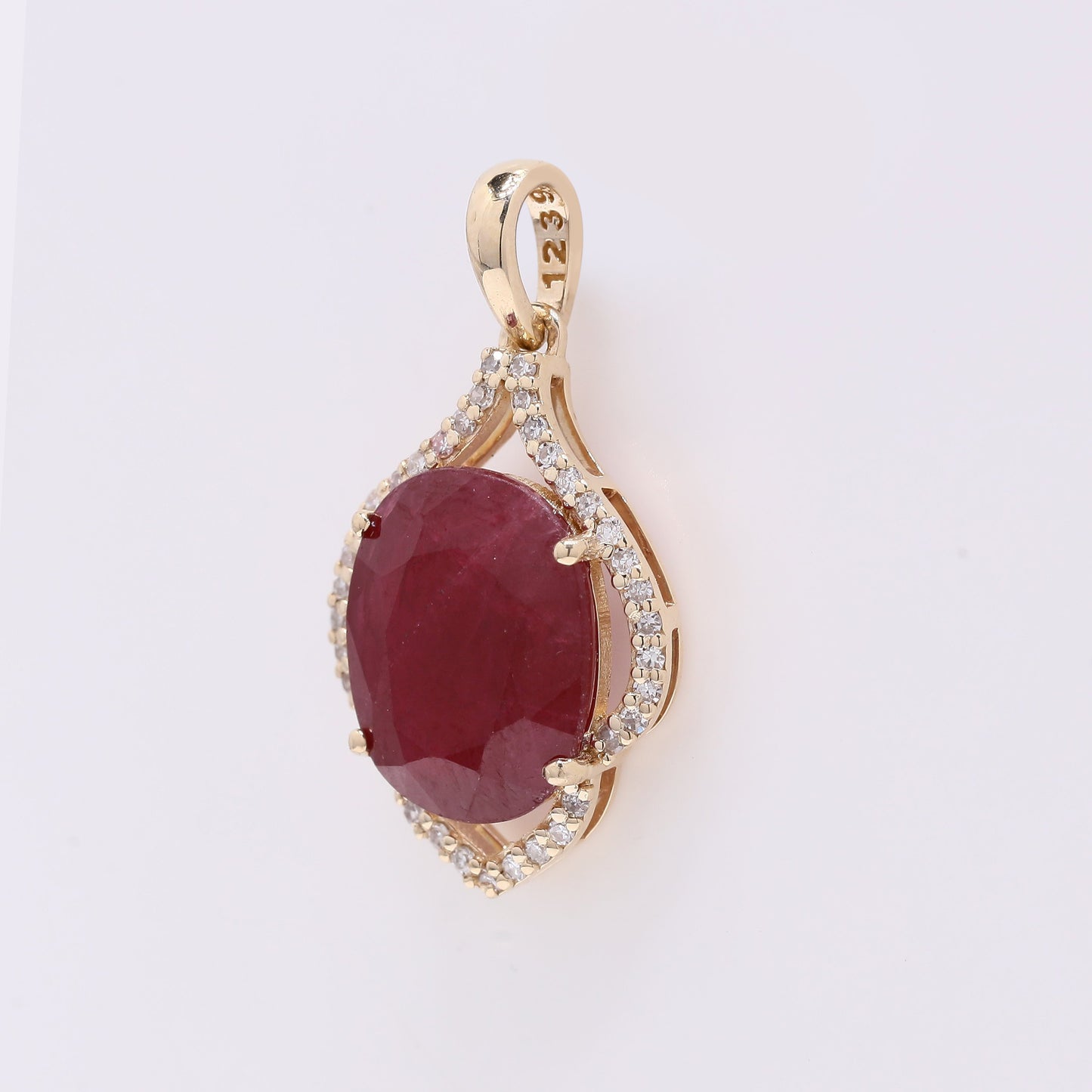 3.72 Ct Oval Mixed Cut Natural Ruby 14K Gold Pendant