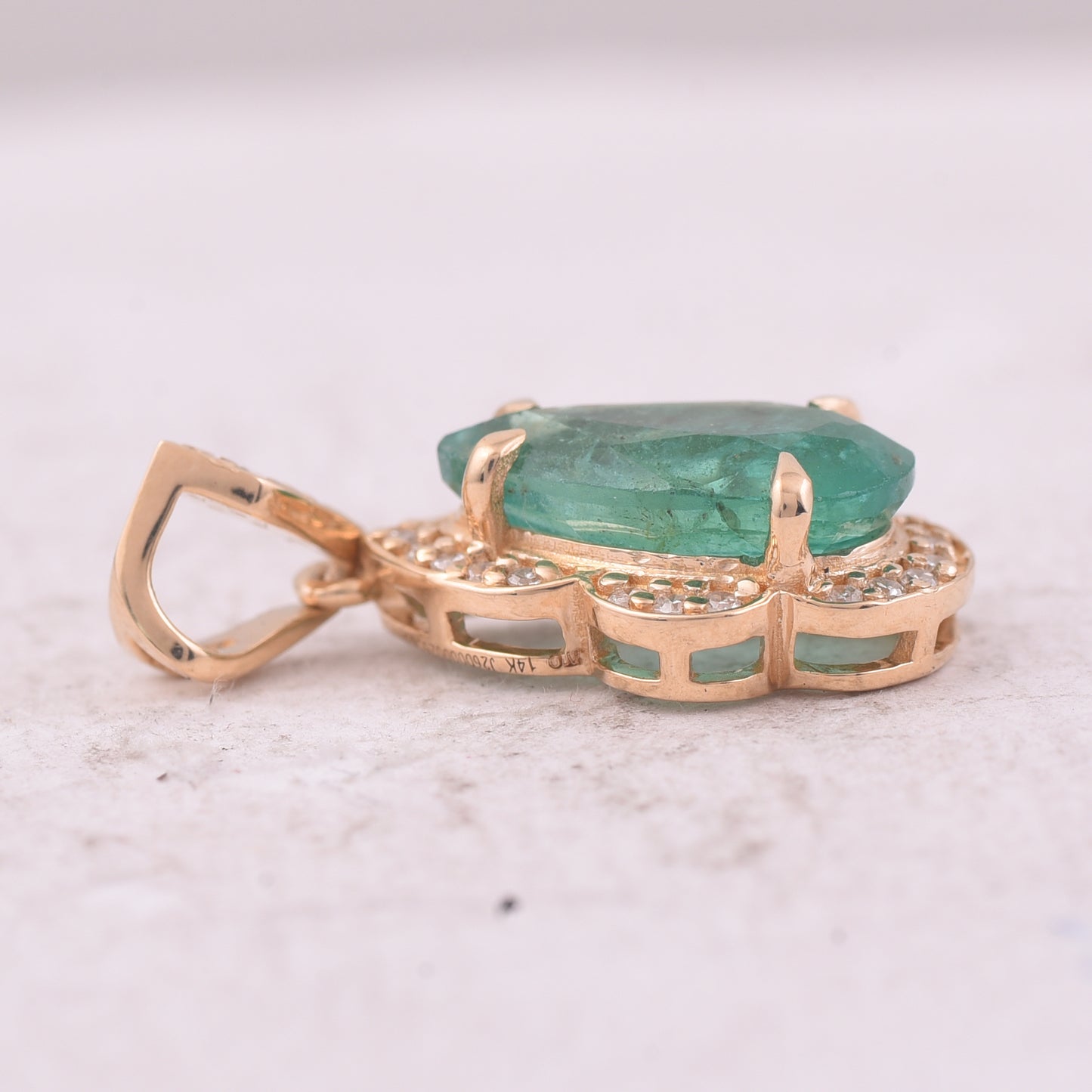 1.67 Ct Pear Mixed Cut Natural Emerald 14K Gold Pendant