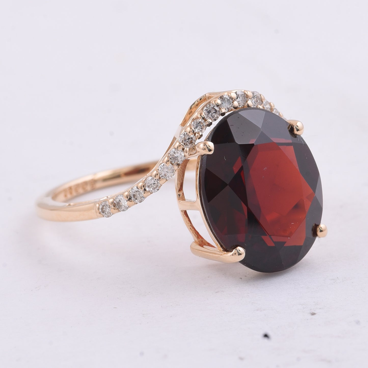 6.72 Ct Oval Natural Garnet 14K Gold Ring
