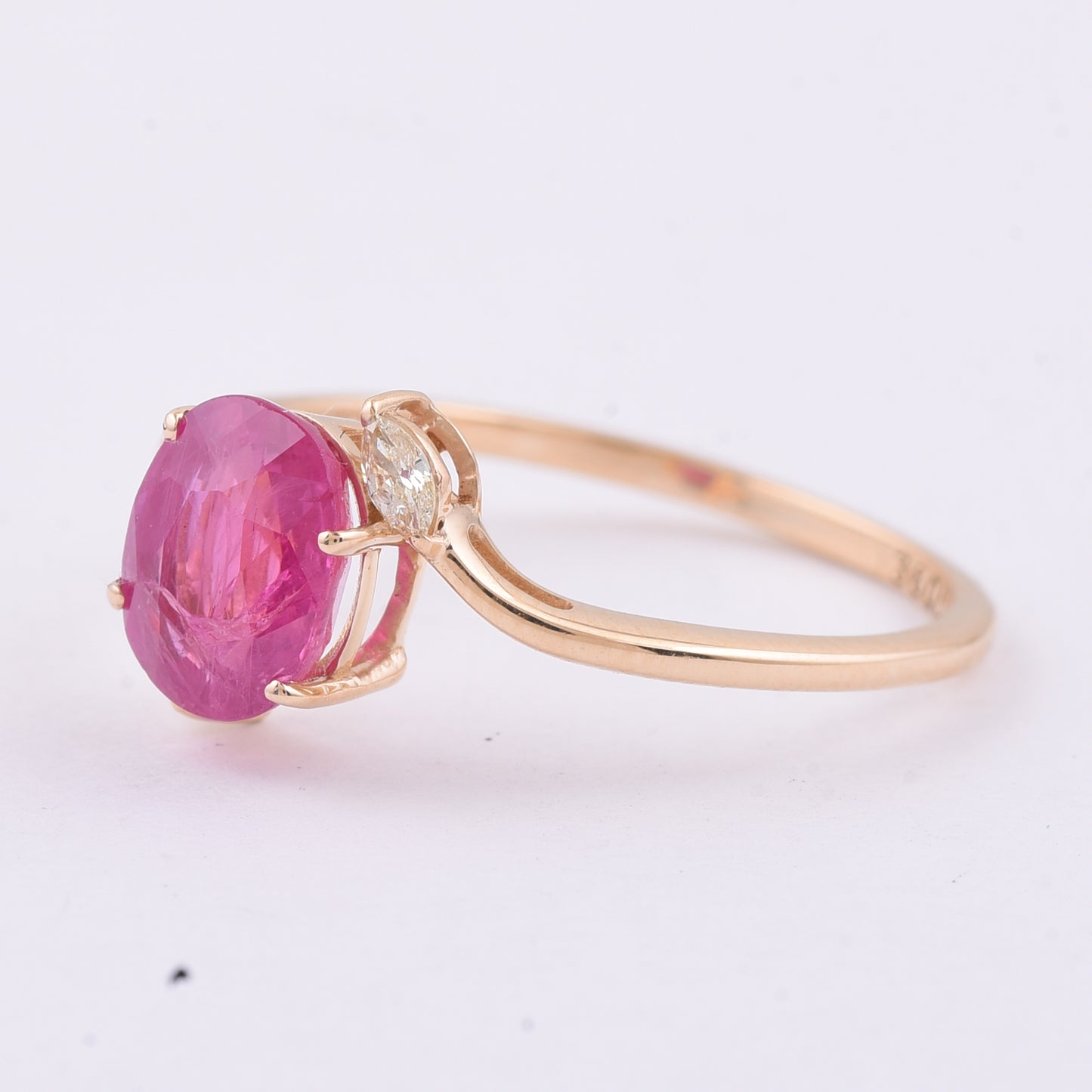 1.93 Ct Oval Natural Ruby 14K Gold Ring