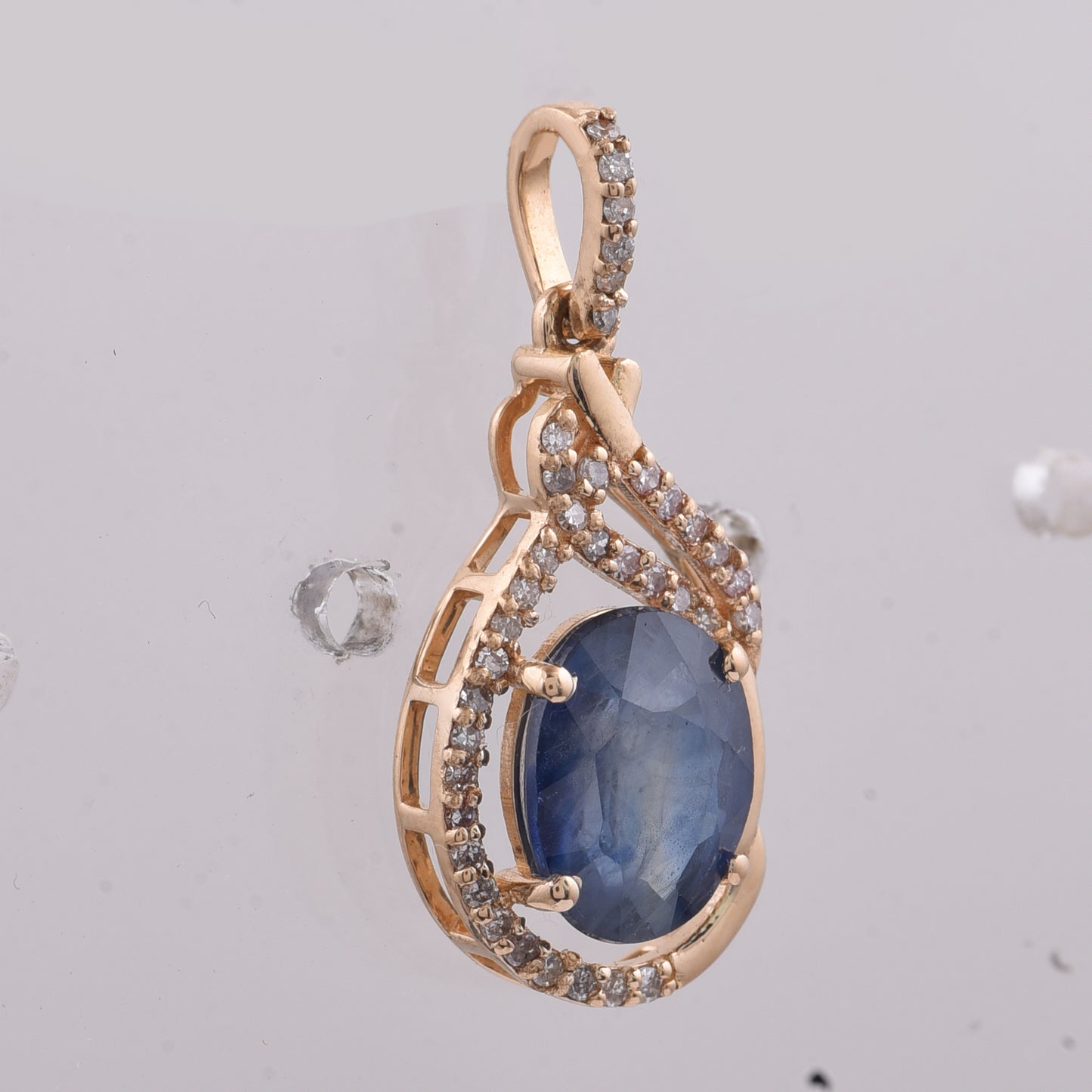 2.44 Ct Oval Natural Sapphire 14K Gold Pendant