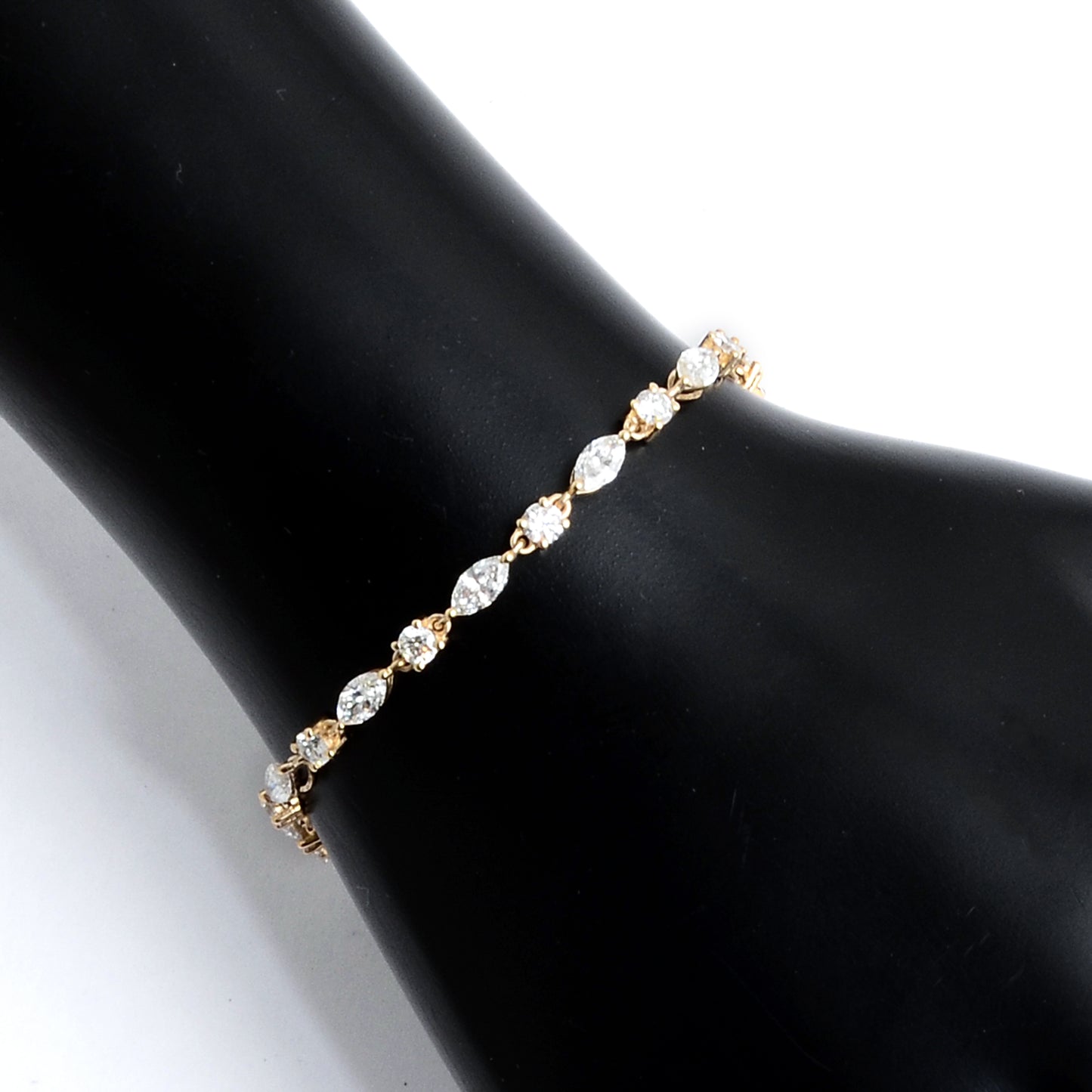 2.82 Carats Lab Grown Diamond 14K Gold Bracelet