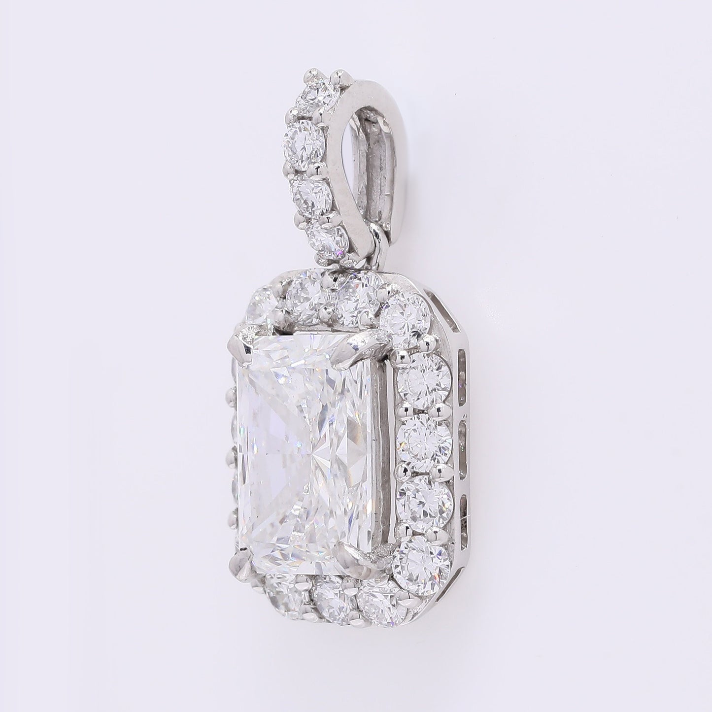 2.59 Carats Lab Grown Diamond 950 Platinum Pendant