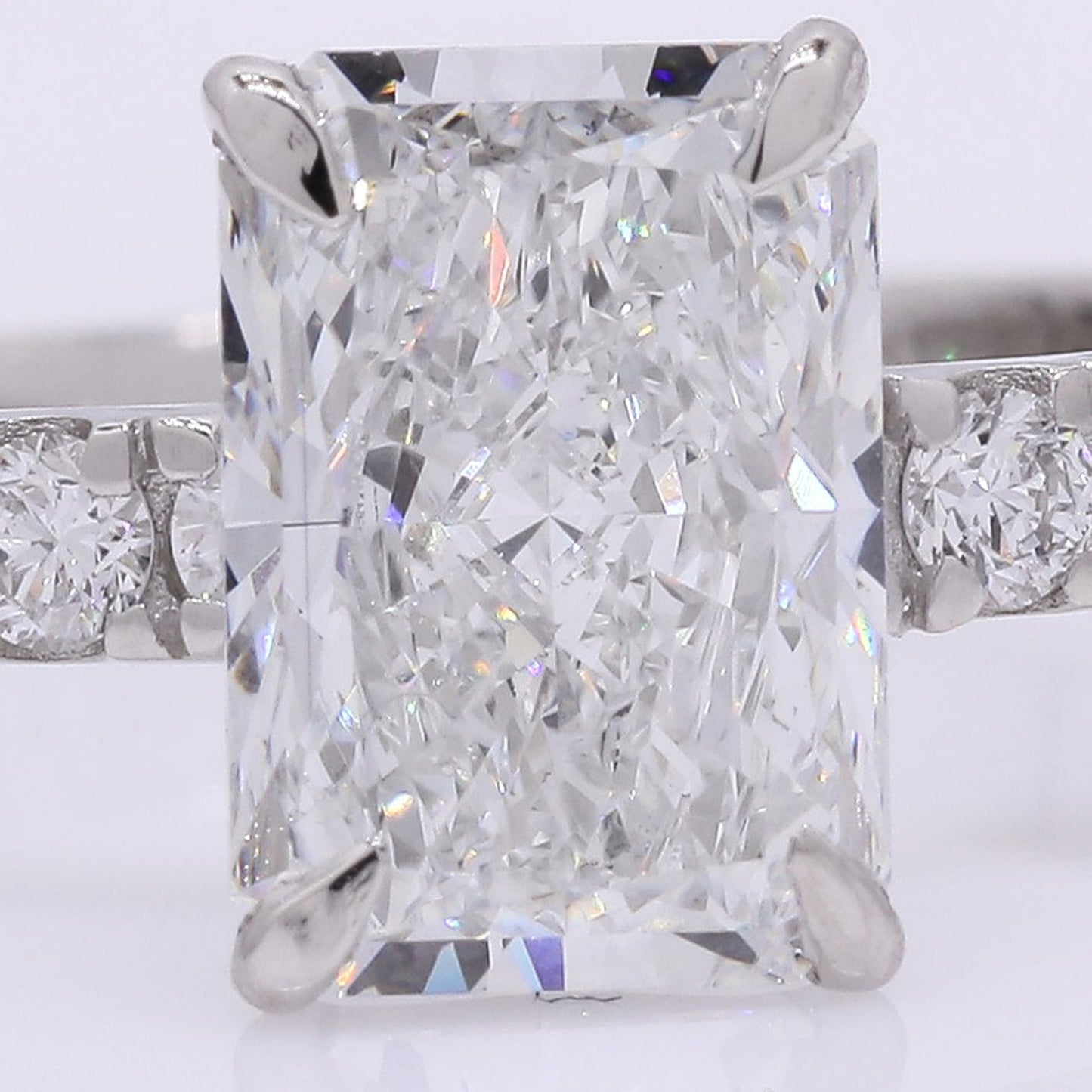 2.34 Carats Lab Grown Diamond 950 Platinum Ring
