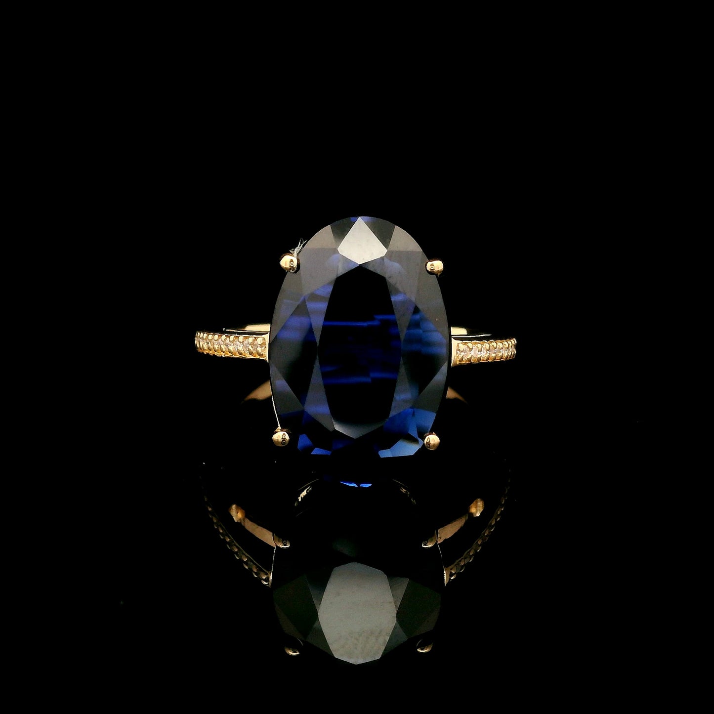 6.87 Ct Oval Lab Grown Sapphire 14K Gold Ring