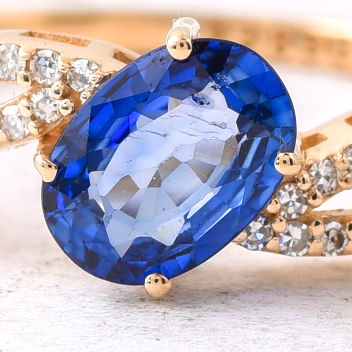 1.05 Ct Oval Mixed Cut Natural Sapphire 14K Gold Ring