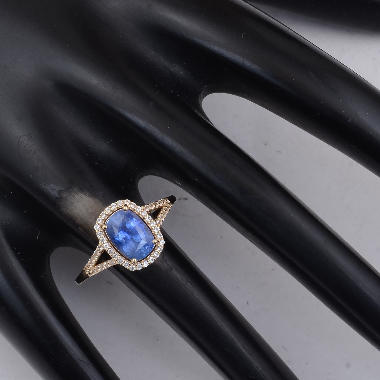 2.23 Ct Cushion Sapphire 9K Gold Ring