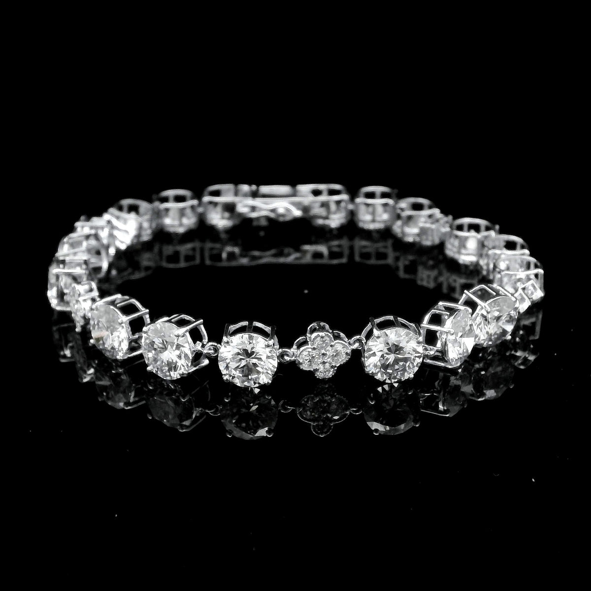 20.94 Ct Round Lab Grown Diamond 14K Gold Bracelet