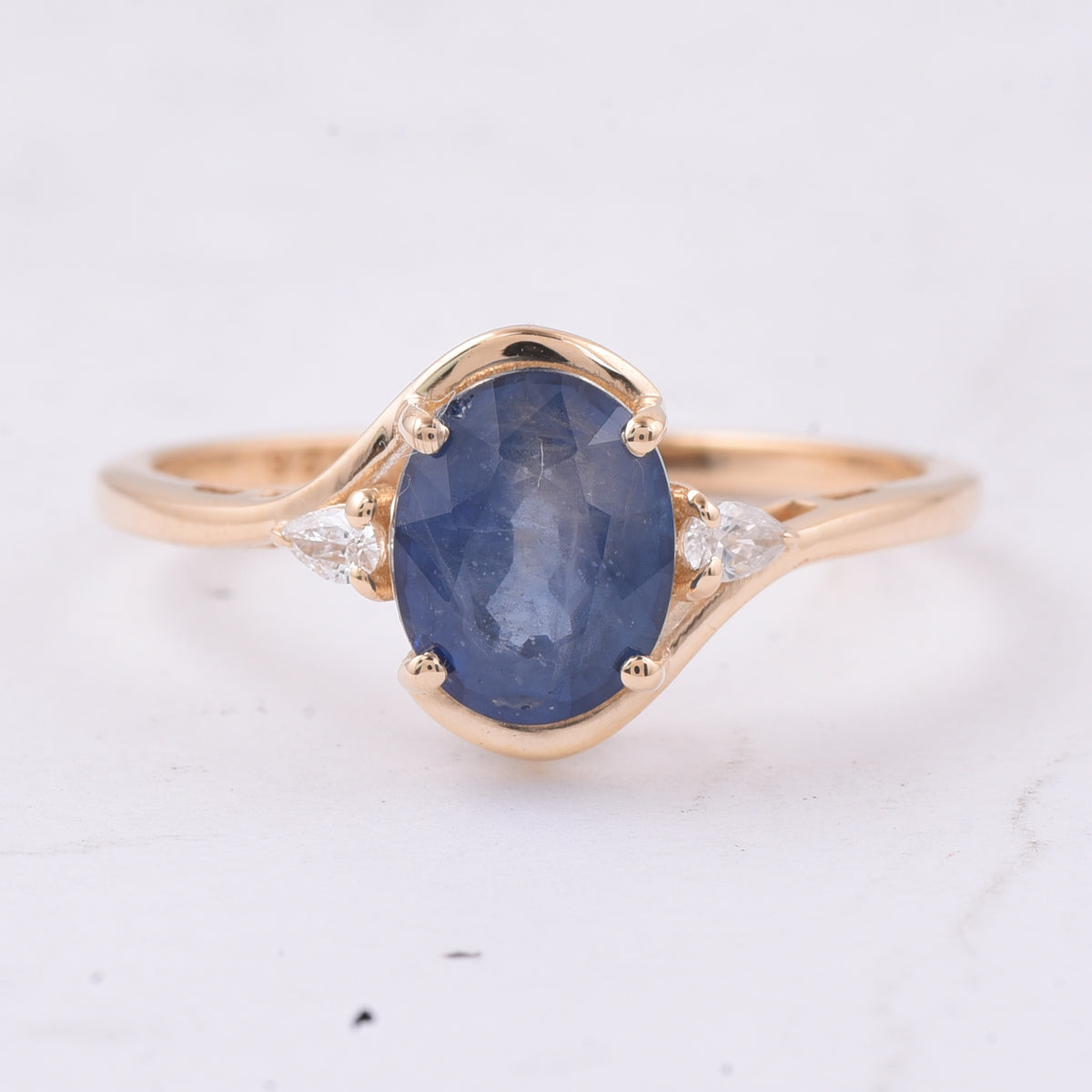 1.94 Ct Oval Natural Sapphire 14K Gold Ring