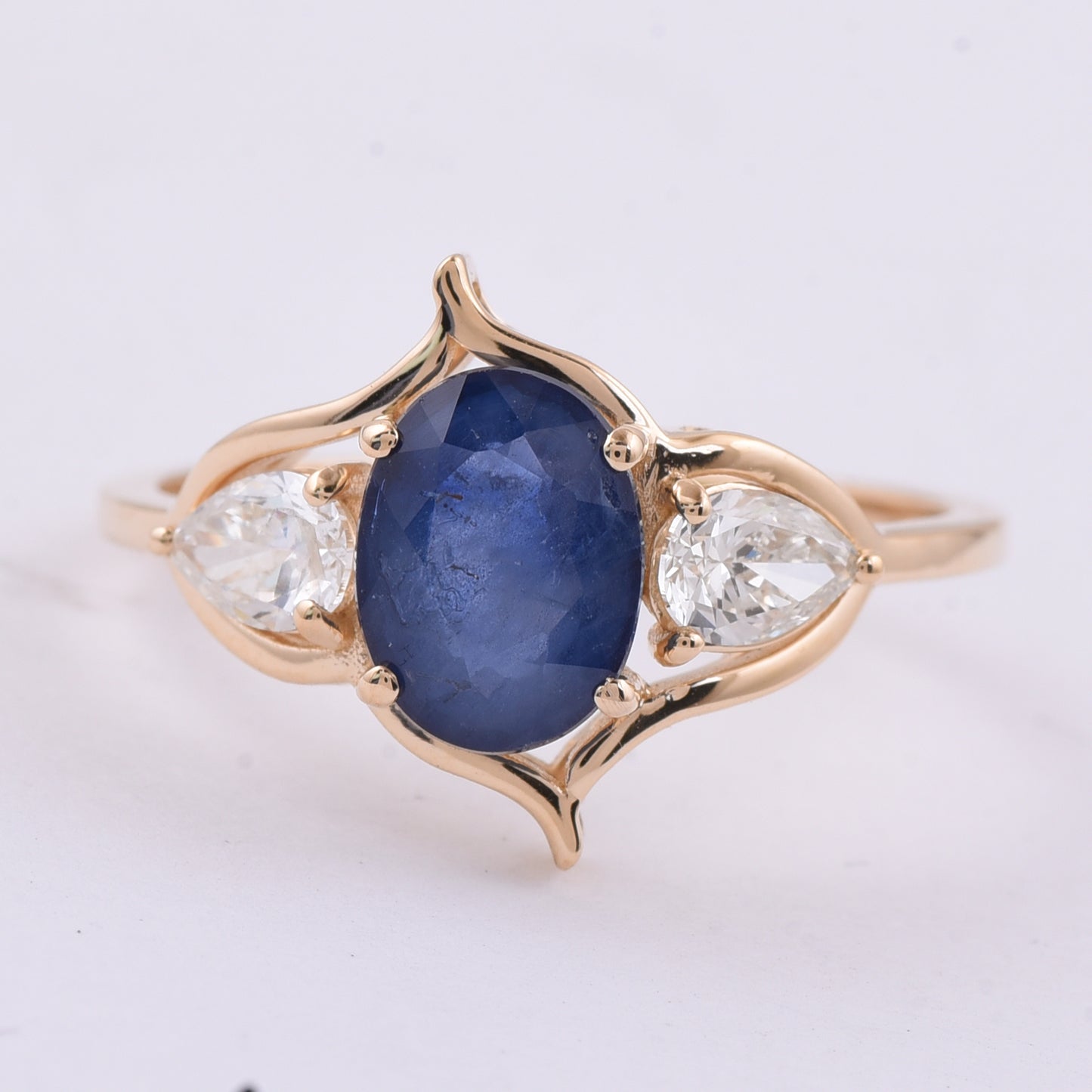 2.22 Ct Oval Natural Sapphire 14K Gold Ring