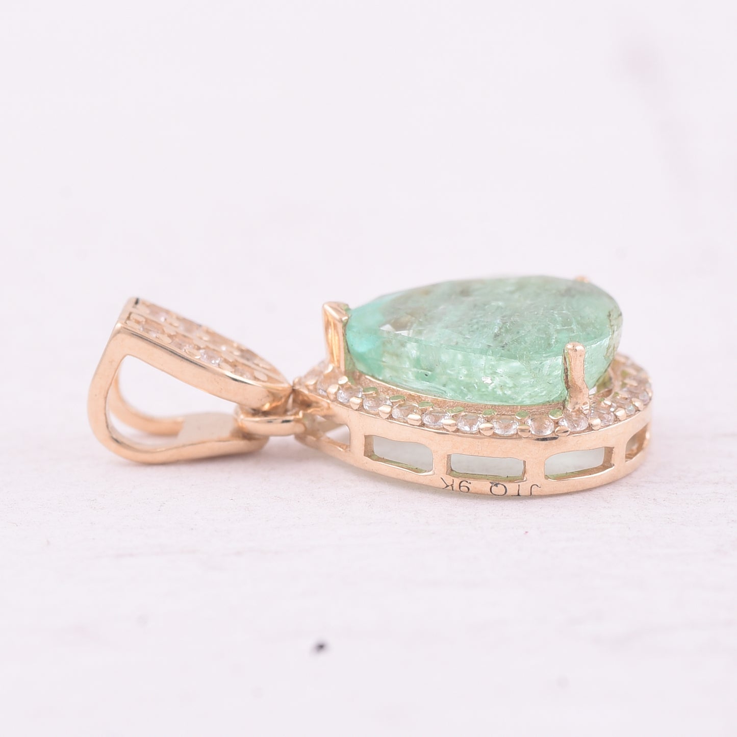 1.58 Ct Pear Emerald 9K Gold Pendant