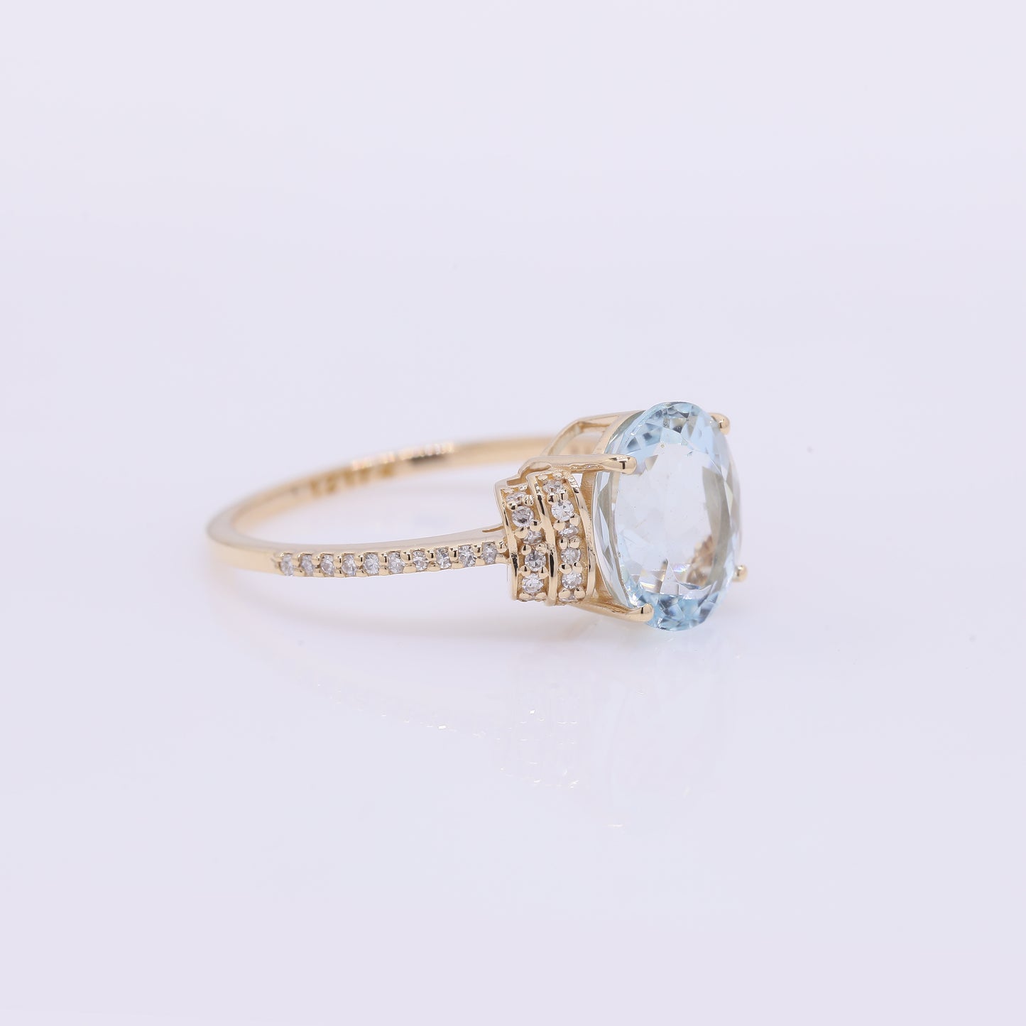 2.63 Ct Oval Mixed Cut Natural Aquamarine 14K Gold Ring