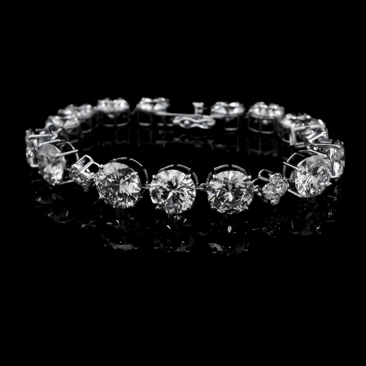 31.93 Ct Round Lab Grown Diamond 14K Gold Bracelet