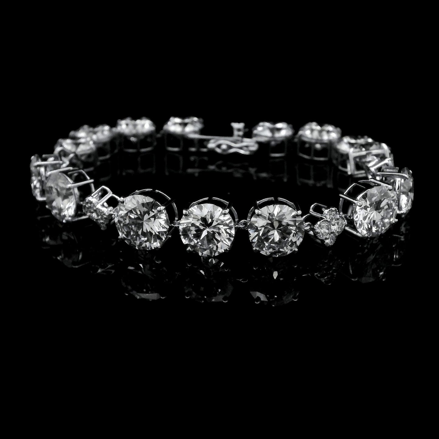31.93 Ct Round Lab Grown Diamond 14K Gold Bracelet
