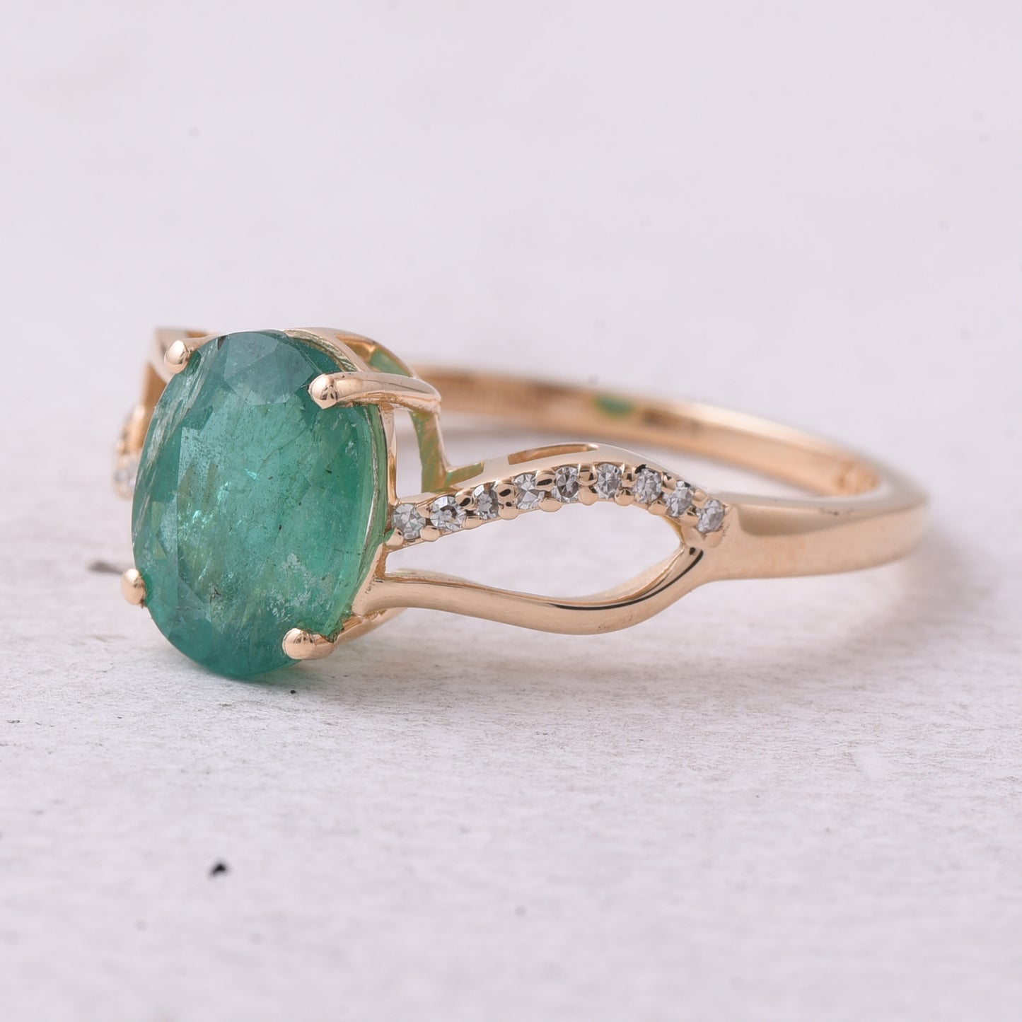 1.68 Ct Oval Mixed Cut Natural Emerald 14K Gold Ring