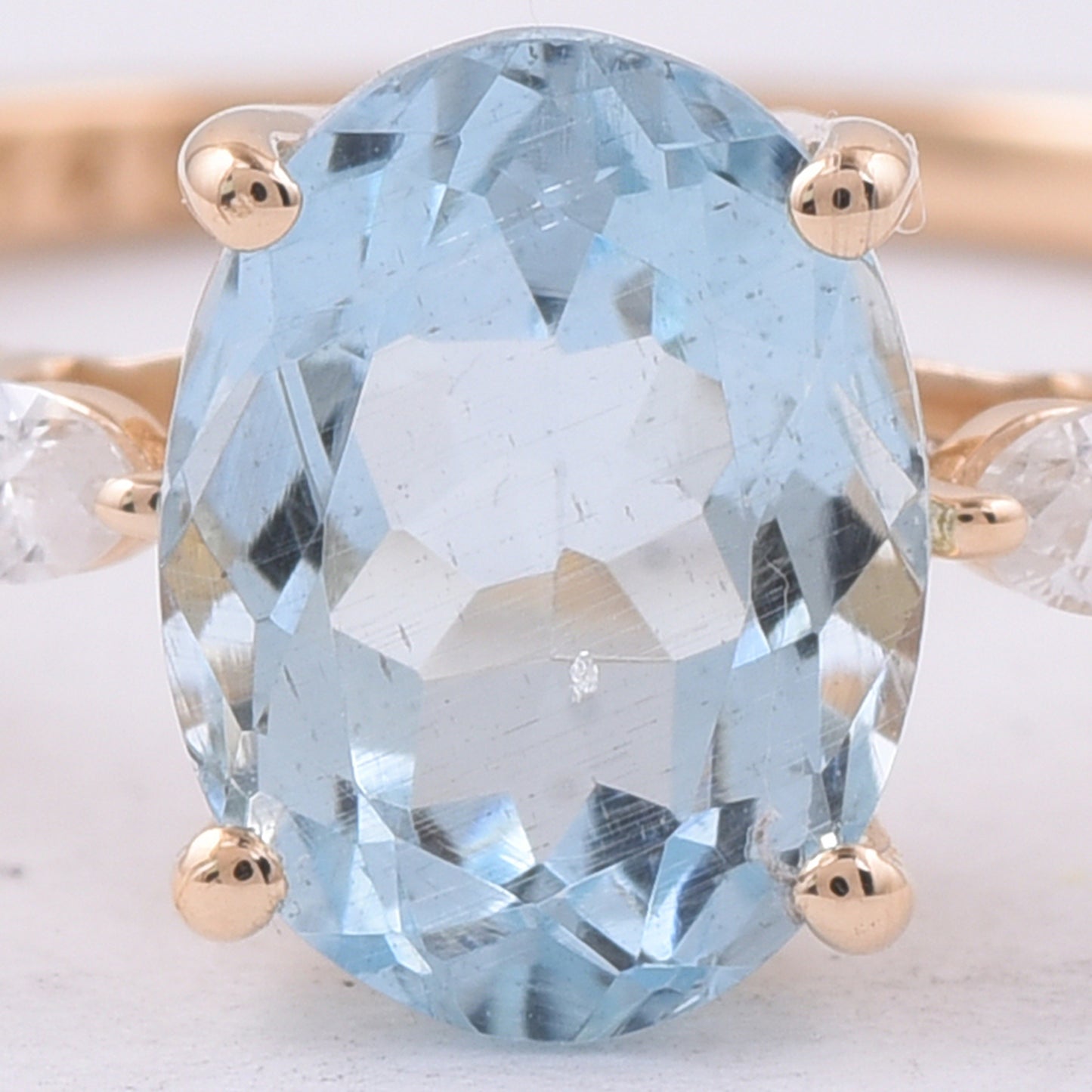 1.35 Ct Oval Natural Aquamarine 14K Gold Ring