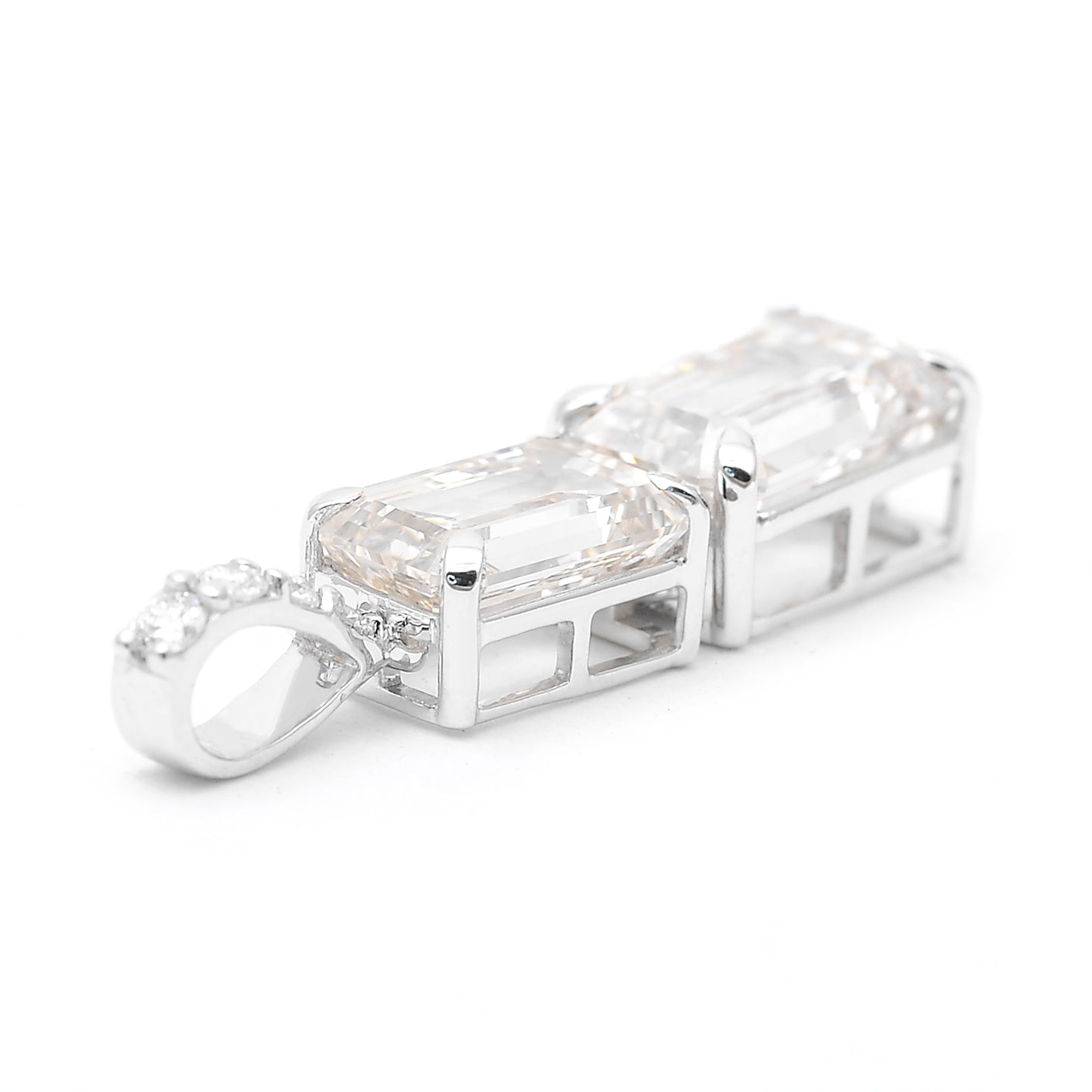 3.87 Carats Lab Grown Diamond 14K Gold Pendant