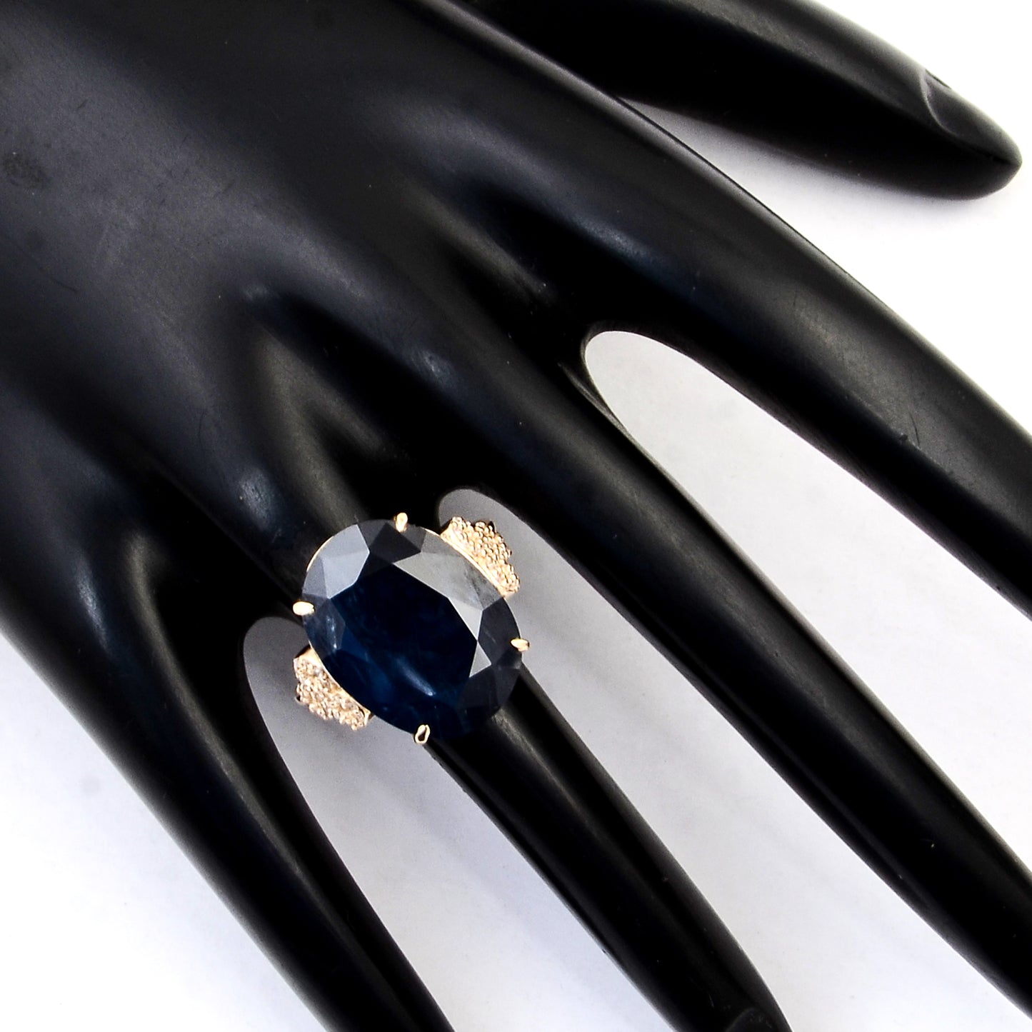 16.32 Ct Oval Mixed Cut Natural Corundum Sapphire 14K Gold Ring
