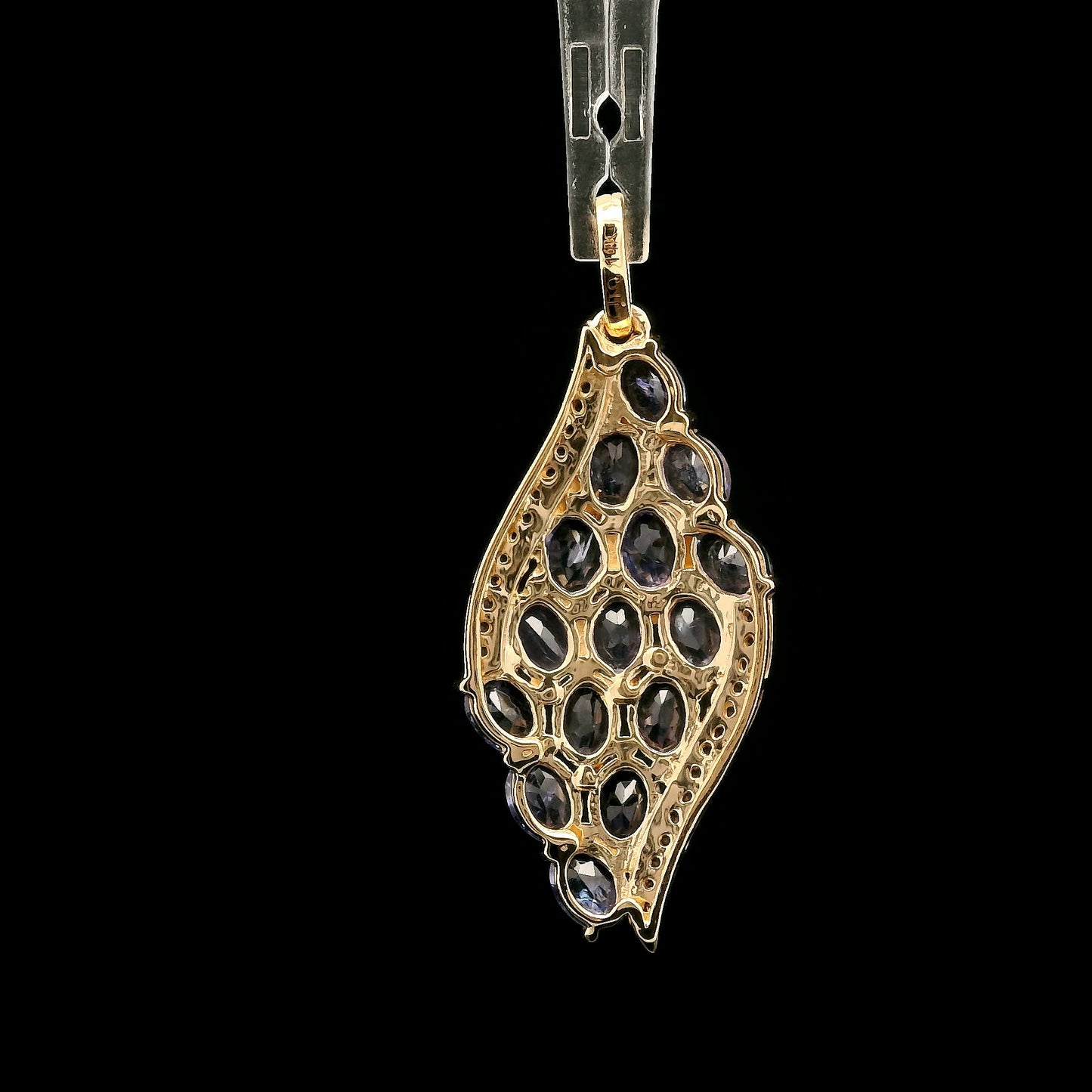2.40 Ct Oval Tanzanite 14K Gold Pendant