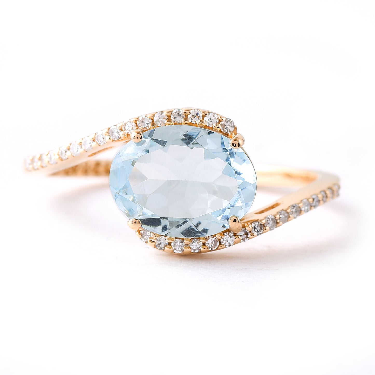 1.41 Ct Oval Mixed Cut Natural Aquamarine 14K Gold Ring