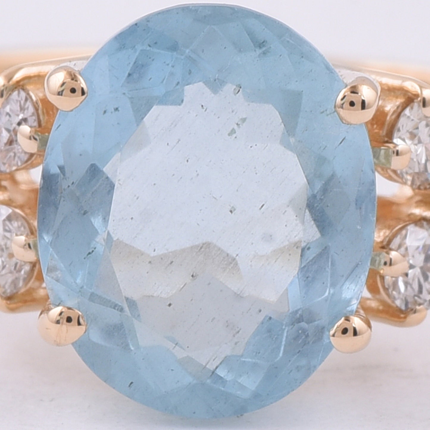 2.81 Ct Oval Natural Aquamarine 14K Gold Ring